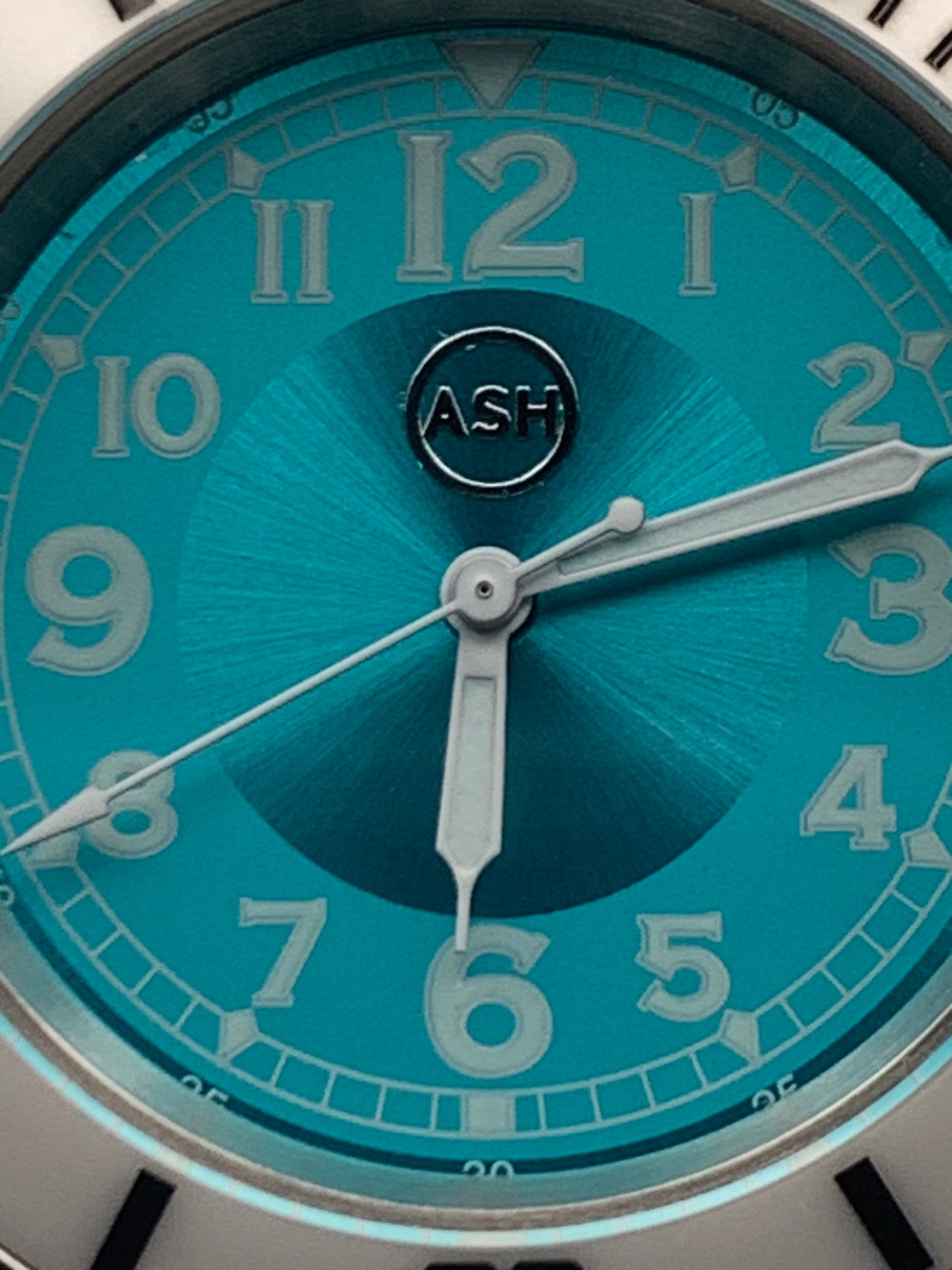 Neptune’s Veil. 40mm Stainless steel. Sapphire crystal. 120 click unidirectional bezel. Miyota 8215 automatic.