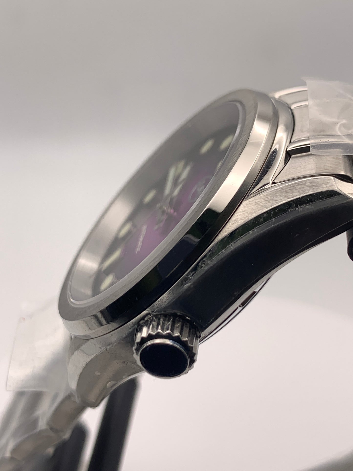 OGCola - Blackberry. 38mm stainless steel case with matching bracelet. Sapphire crystal. Seiko NH35