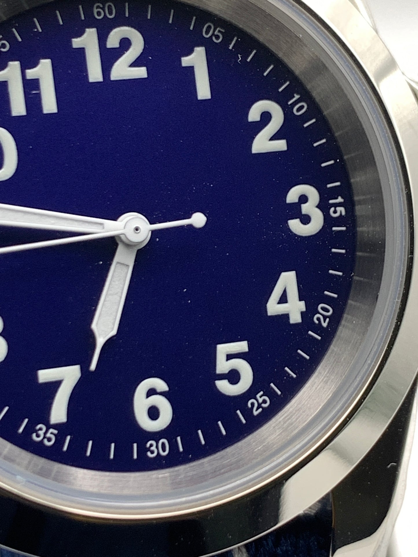 Depthing. 39mm stainless steel. Sapphire crystal. Seiko NH38.