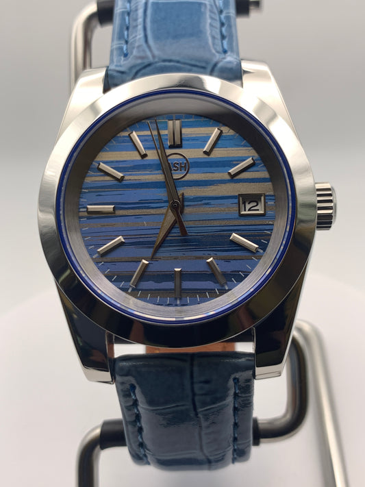 Glamorous Glennis - 39mm Stainless steel case. Sapphire crystal with blue gasket. Seiko NH35.