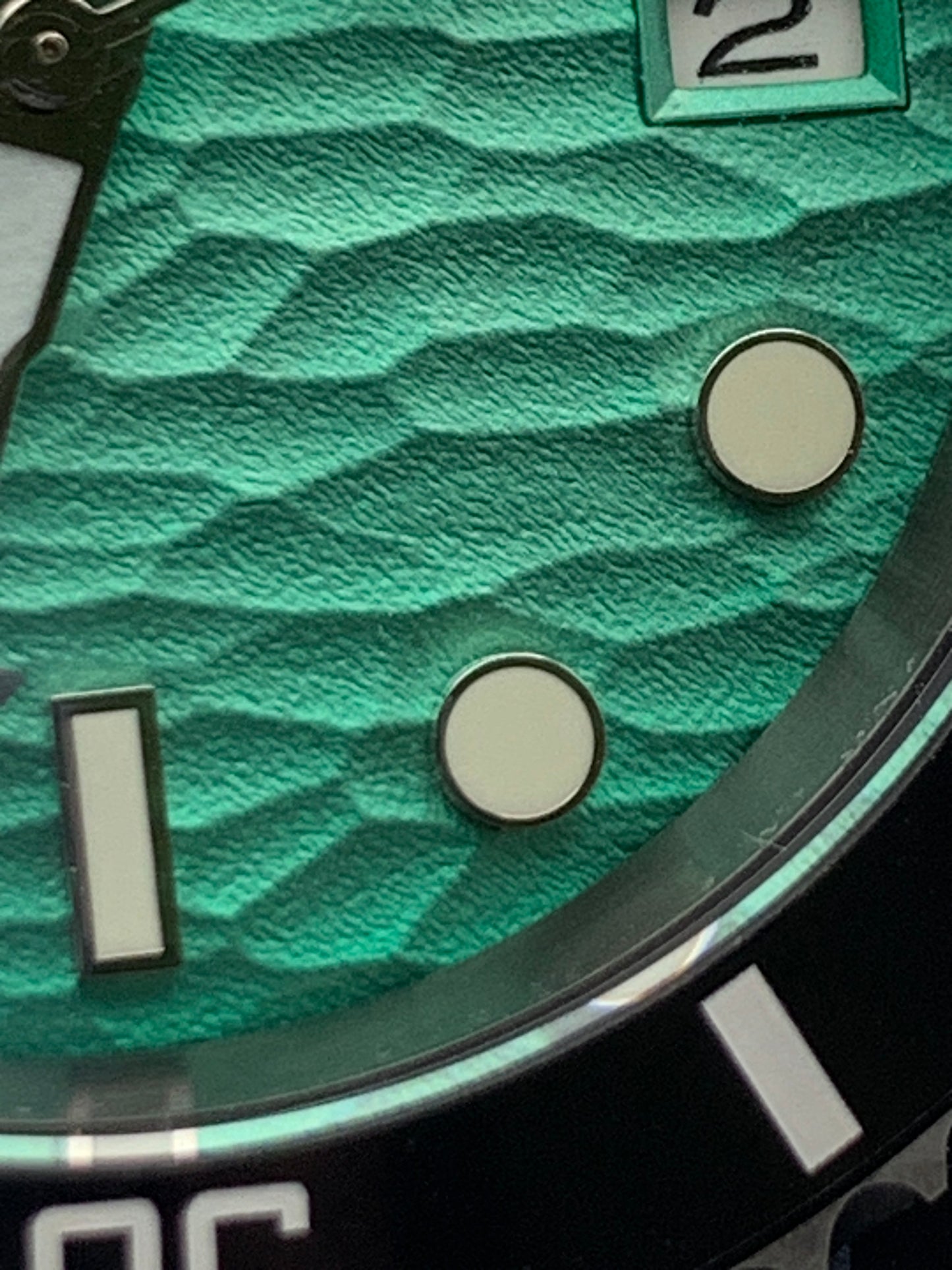 Neritic. 40mm PVD coated stainless steel case. Sapphire crystal. Seiko NH35.