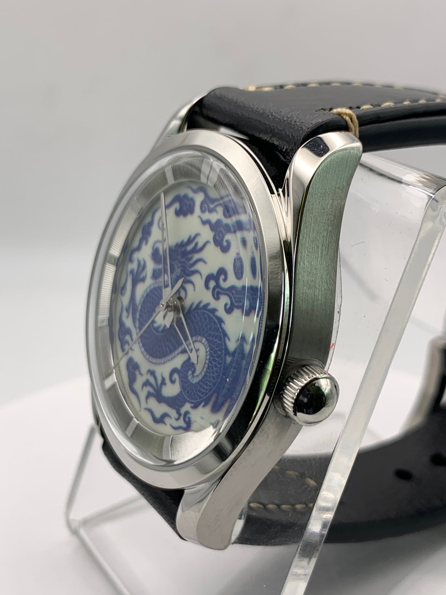 Qinglong - 39mm stainless steel case with engine turned chapter ring. Sapphire crystal. Seiko NH38.