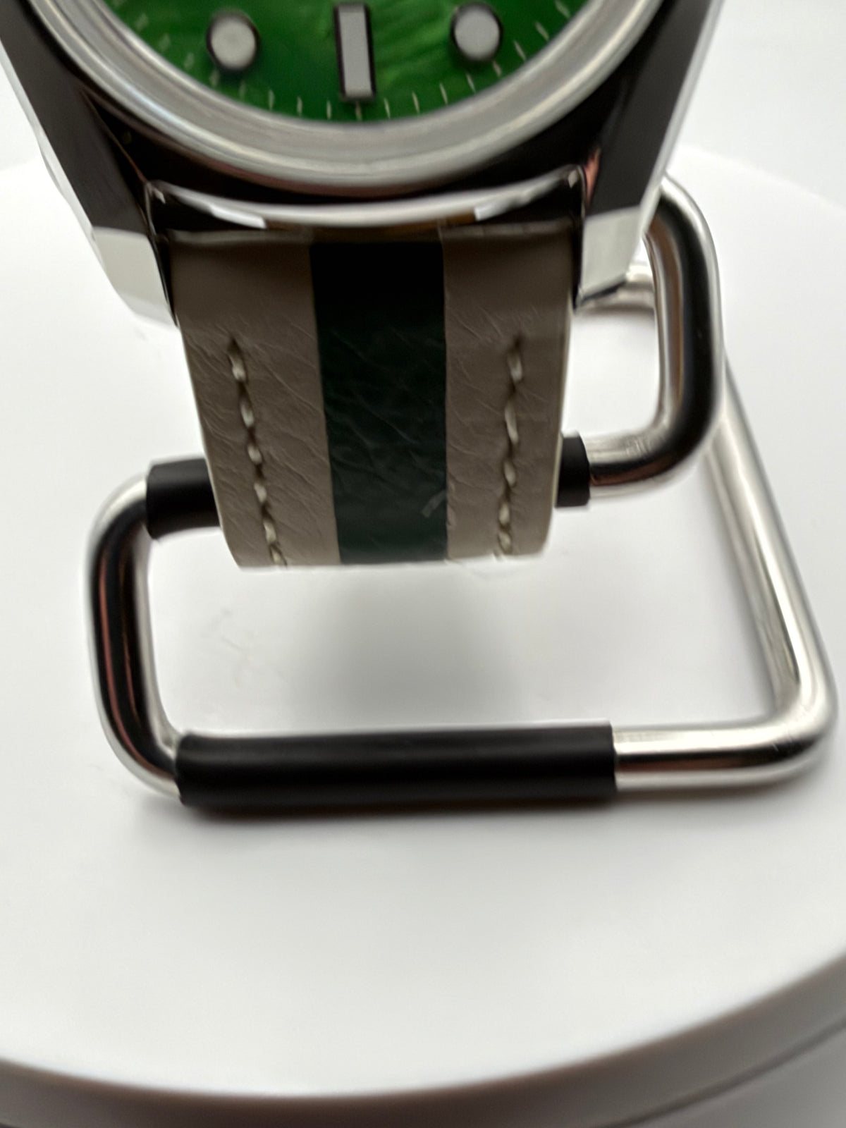 Andy 1.4 - 38mm Stainless steel. Double dome sapphire. Green MOP dial. Seiko NH35.