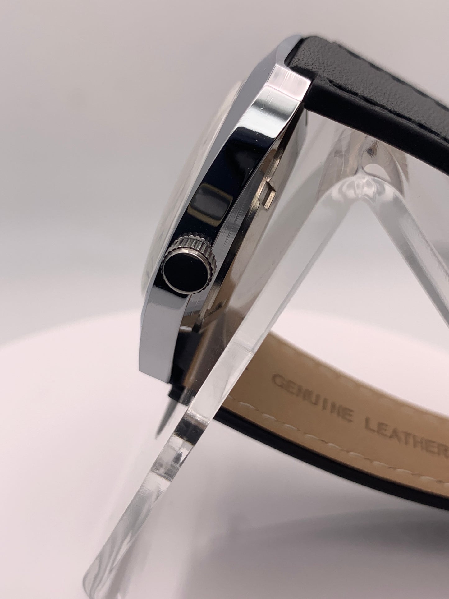 Solo Flight. Neo Vintage Collection. 36mm NOS Gruen case. Acrylic domed crystal. Miyota 2039.