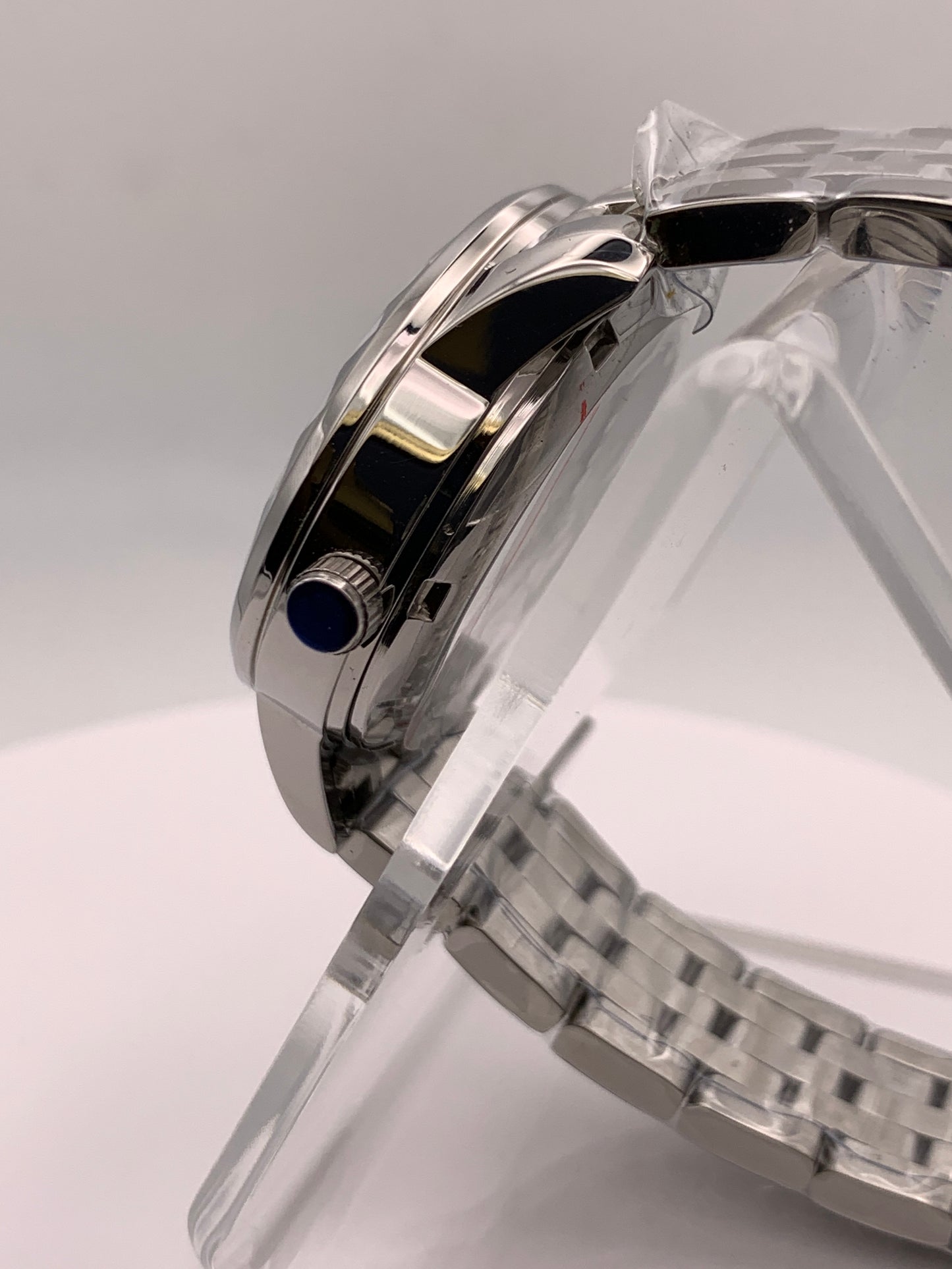 The Teal. Highly figured dress watch. 33mm stainless steel case. Faceted and domed acrylic crystal. NH35.