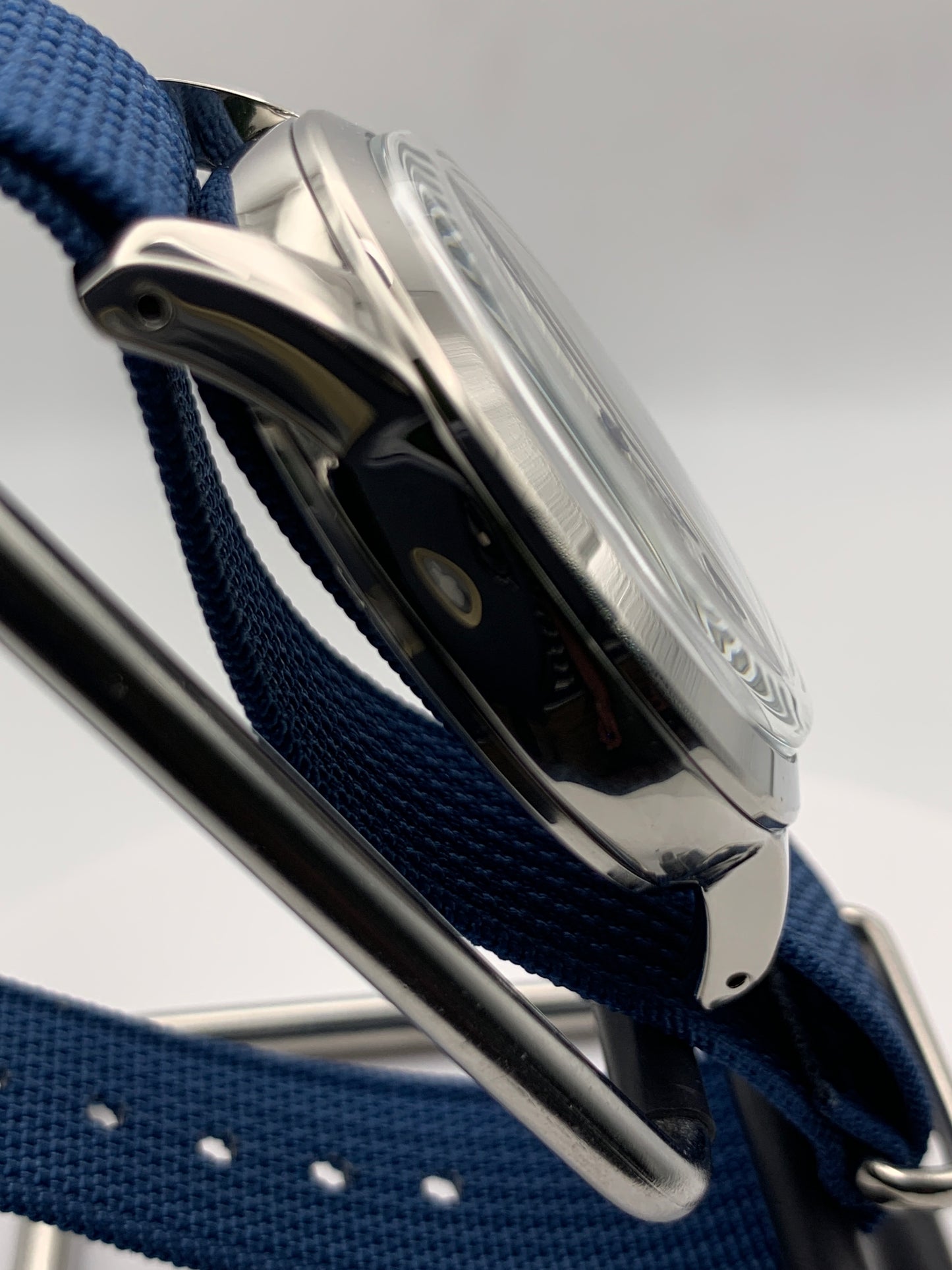 The Yankee 1.2 - Blue, silver and white livery. 39mm stainless steel case. K-1 mineral crystal with AR. NH35 automatic.