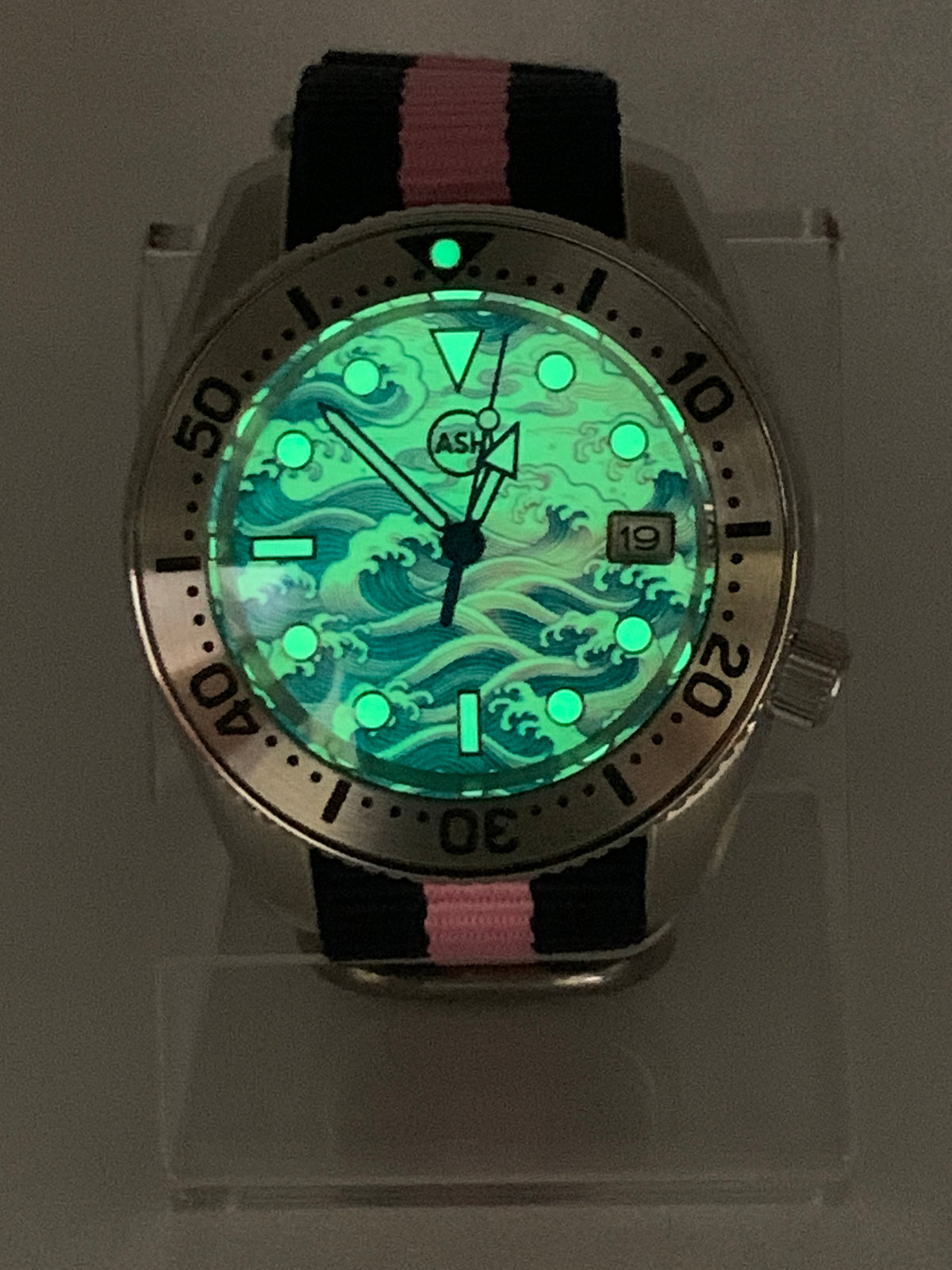 Tempest. 40mm Stainless steel cushion case. Sapphire crystal. Lumed dial. Seiko NH35.
