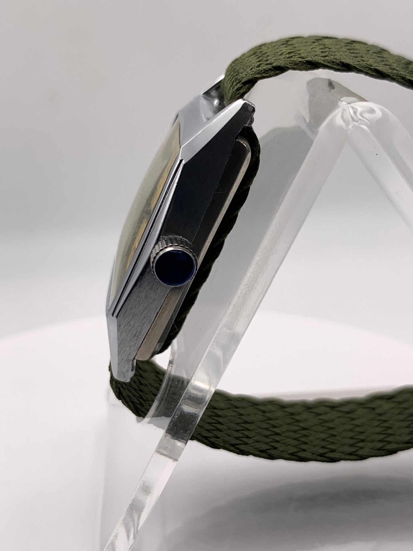 Feather 1.3 - Vintage 25mm plated brass 2 piece case.  38mm lug to lug. 16mm lug width. 8.5mm thick. Acrylic crystal. Miyota Super 2035 movement.