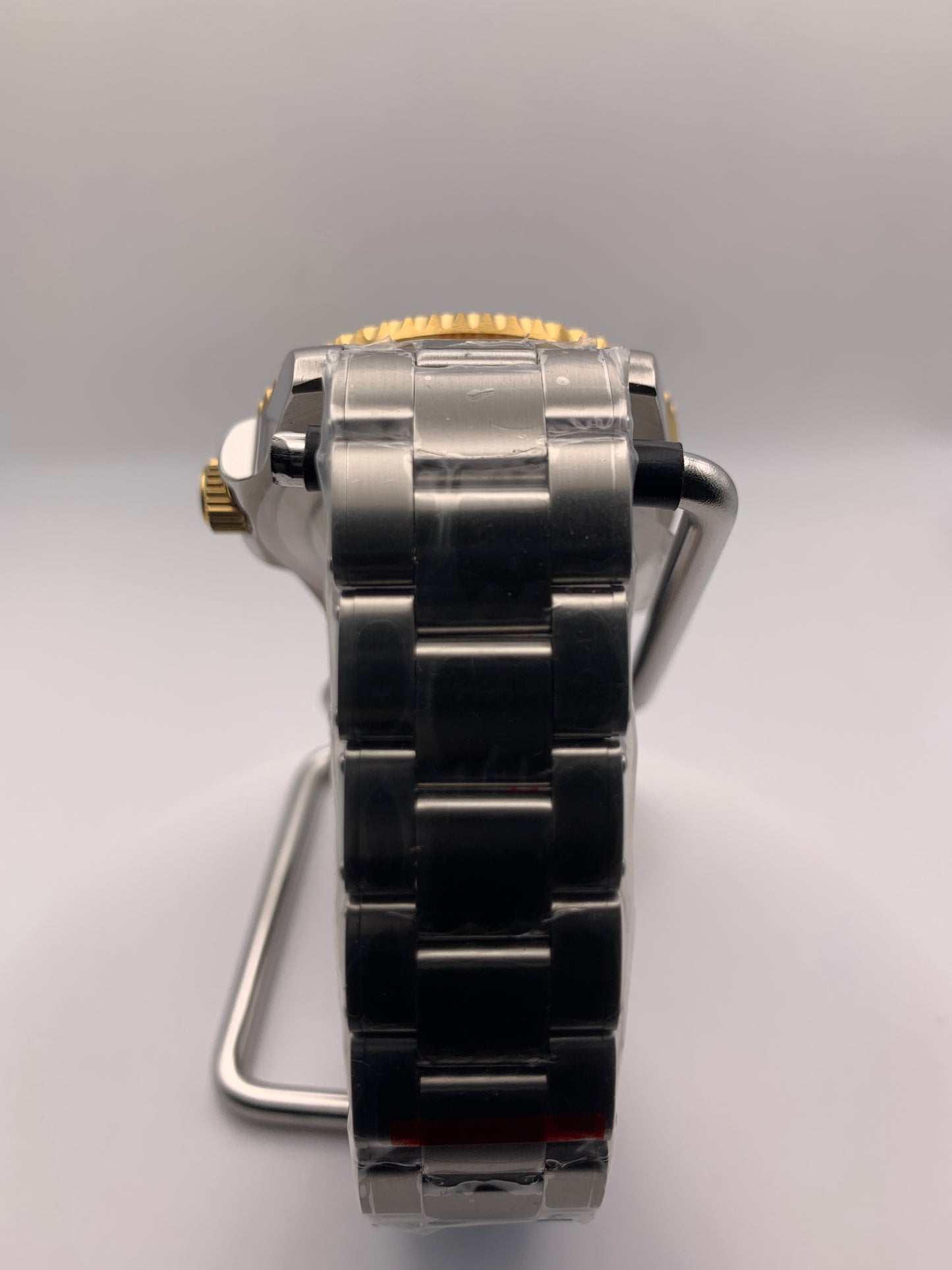 Toy Box. 41mm stainless steel case. Sapphire crystal. Seiko NH35.