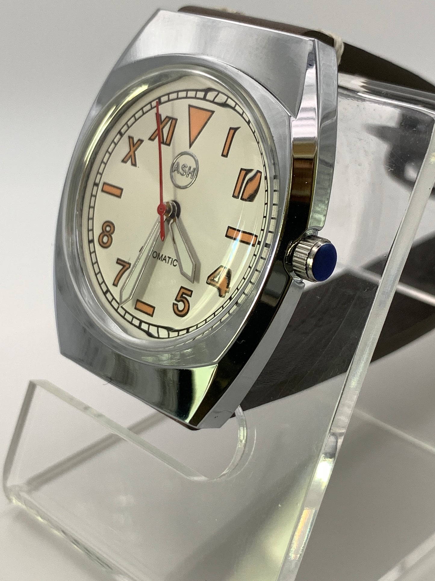 Neo-vintage collection. NOS 36mm Gruen case marriage. California dial.