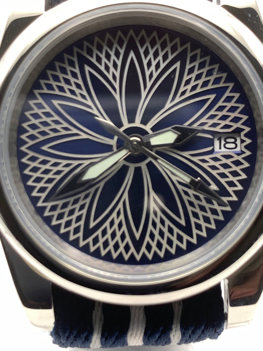 Blu Lou. 39mm Stainless steel. Sapphire crystal. Seiko NH35.