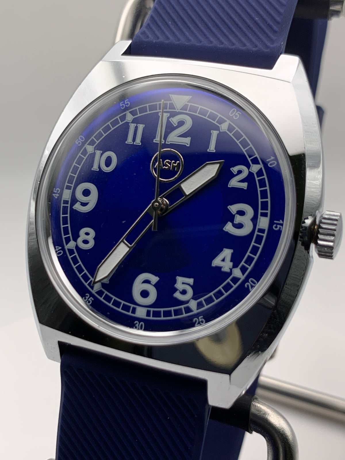 Drew 1.1 - 35mm NOS brass and stainless steel Gruen case. Domed acrylic crystal. Seiko VH31 Mecha-quartz.