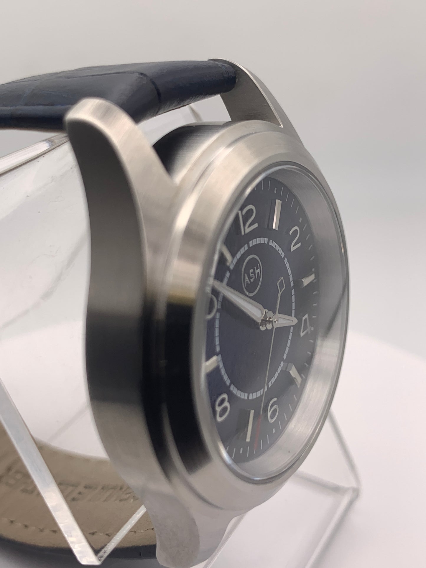 VC56 Field. 39mm Stainless steel case. Sapphire crystal. NH38 automatic movement.