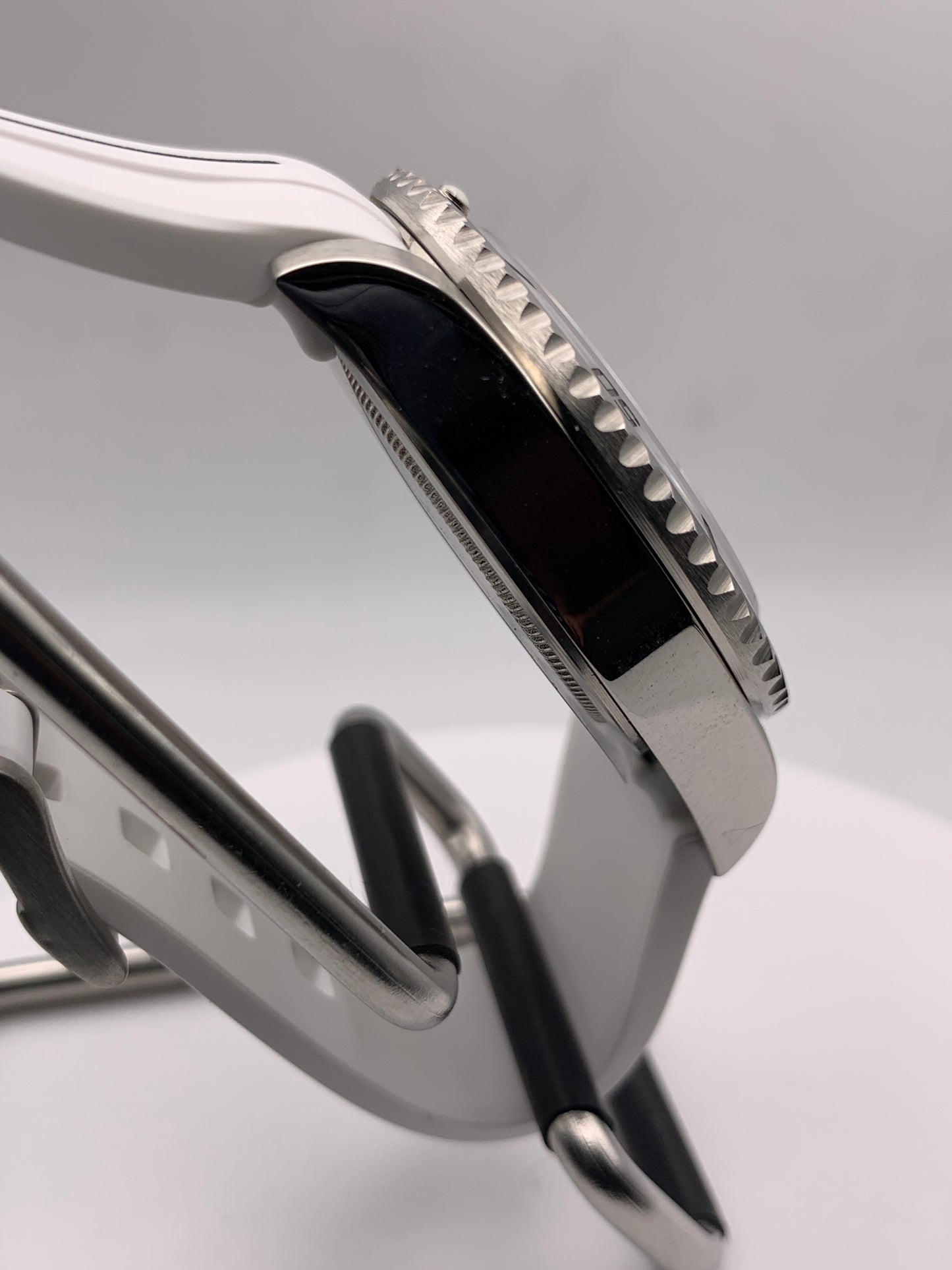 Bumbles Bounce. 41mm stainless steel case. Sapphire crystal. Seiko NH38.