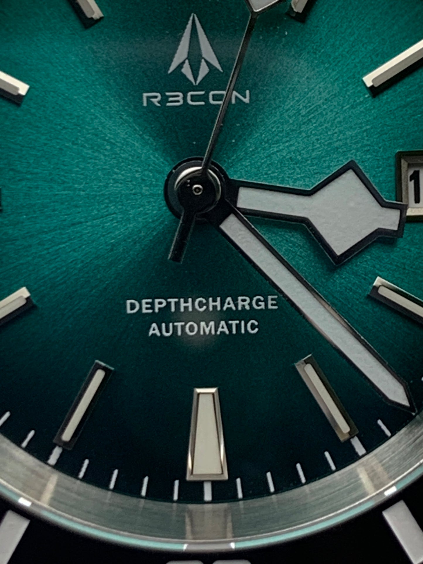 R3CON Collection. Custom teal dial watch. 40.5mm stainless steel case. Sapphire crystal. Seiko NH35.