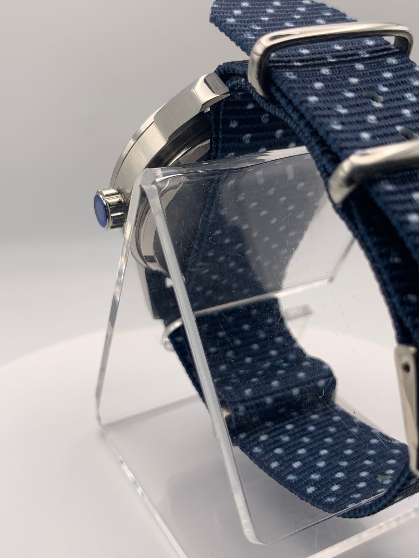 Dress Shirt. 41mm Stainless steel case. Domed K-1 glass crystal. Seiko NH38.