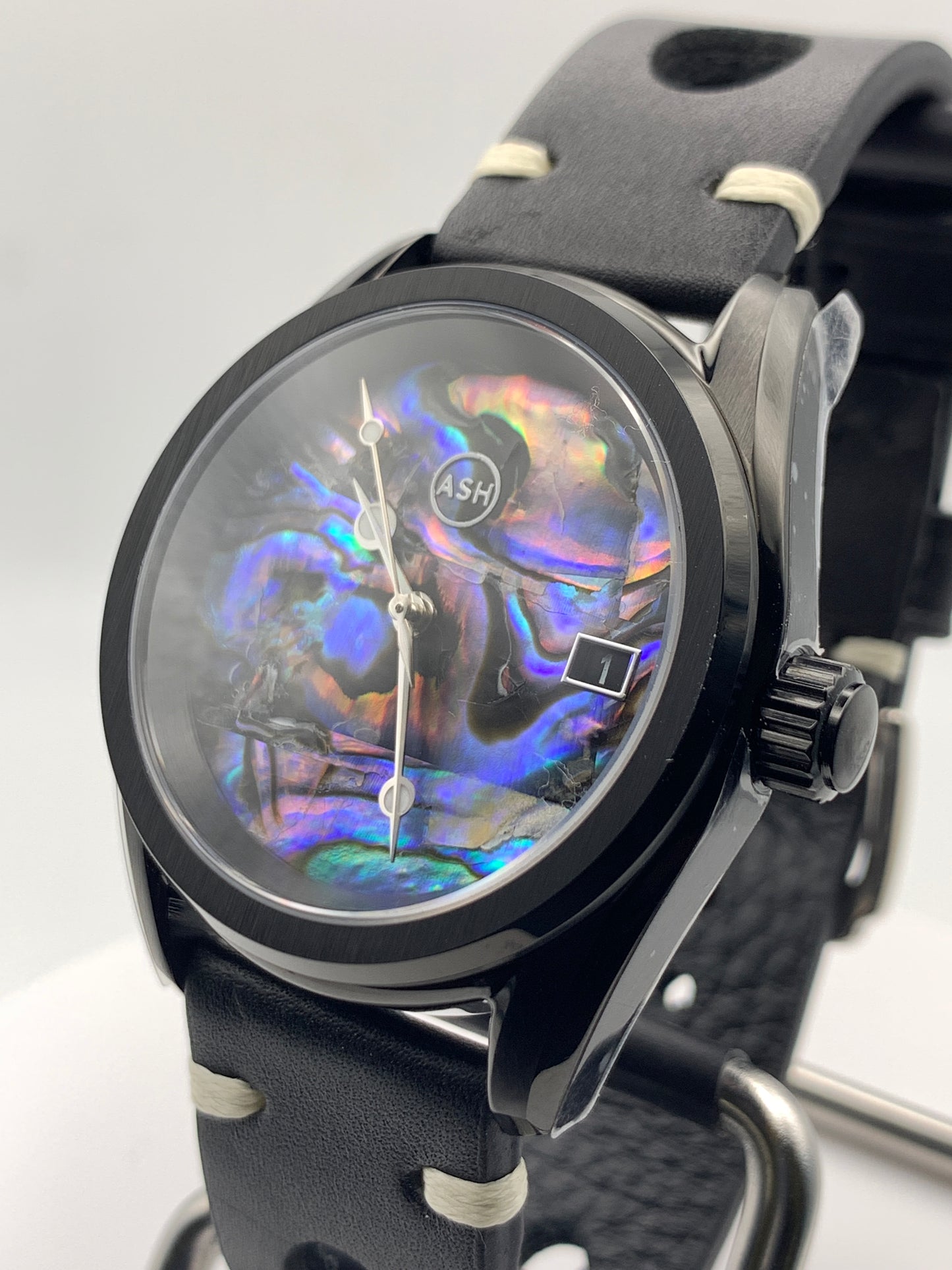 Wave Pool. 39mm PVD case. Sapphire crystal. Seiko NH35.