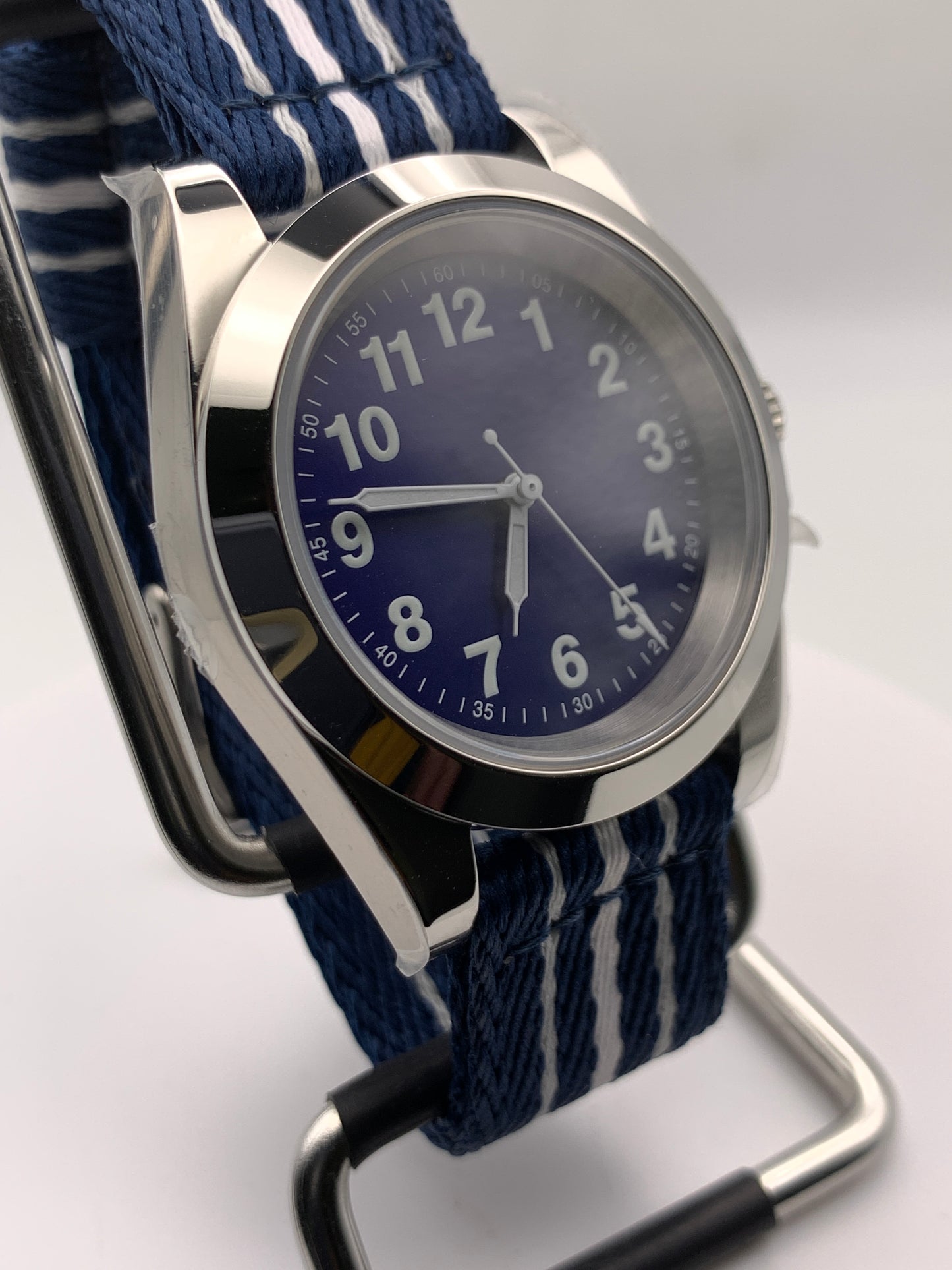 Depthing. 39mm stainless steel. Sapphire crystal. Seiko NH38.