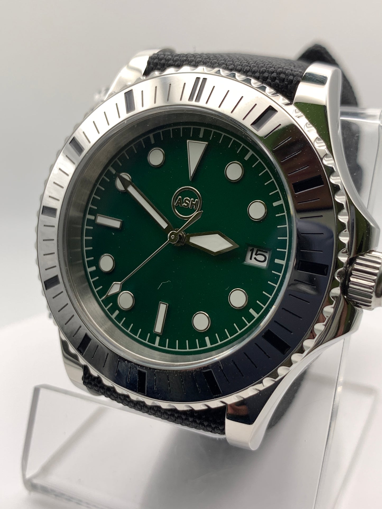Mirkwood. 42mm Stainless steel case. Fixed bezel. Sapphire crystal. Seiko NH35.