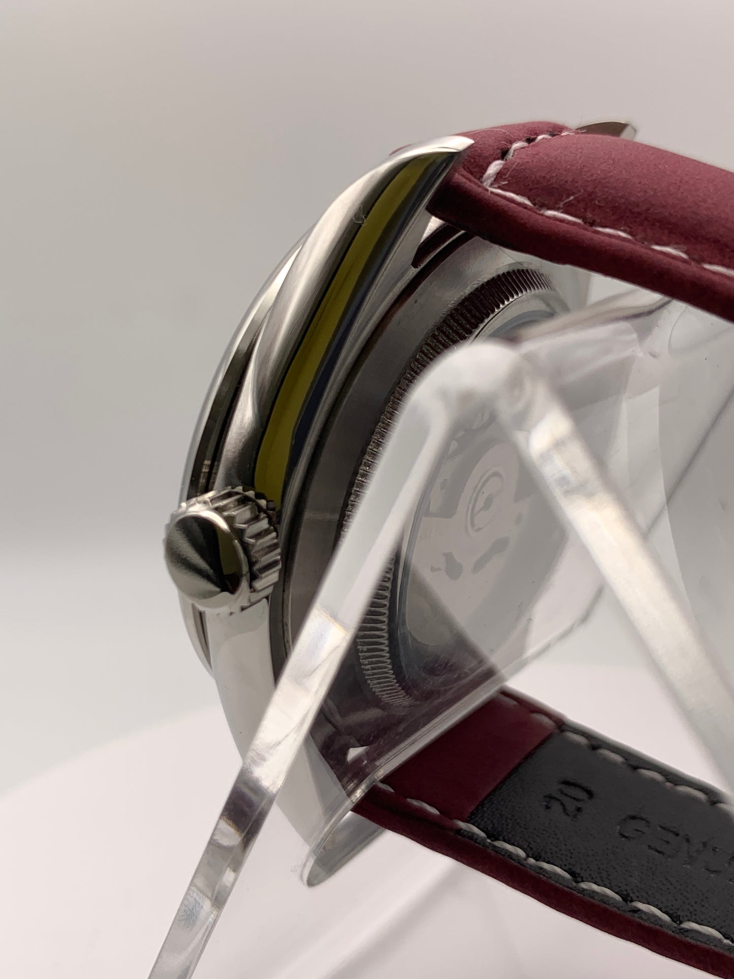 Rosie. 39mm Stainless steel. Mother of pearl dial. Sapphire crystal. Seiko NH35 automatic.