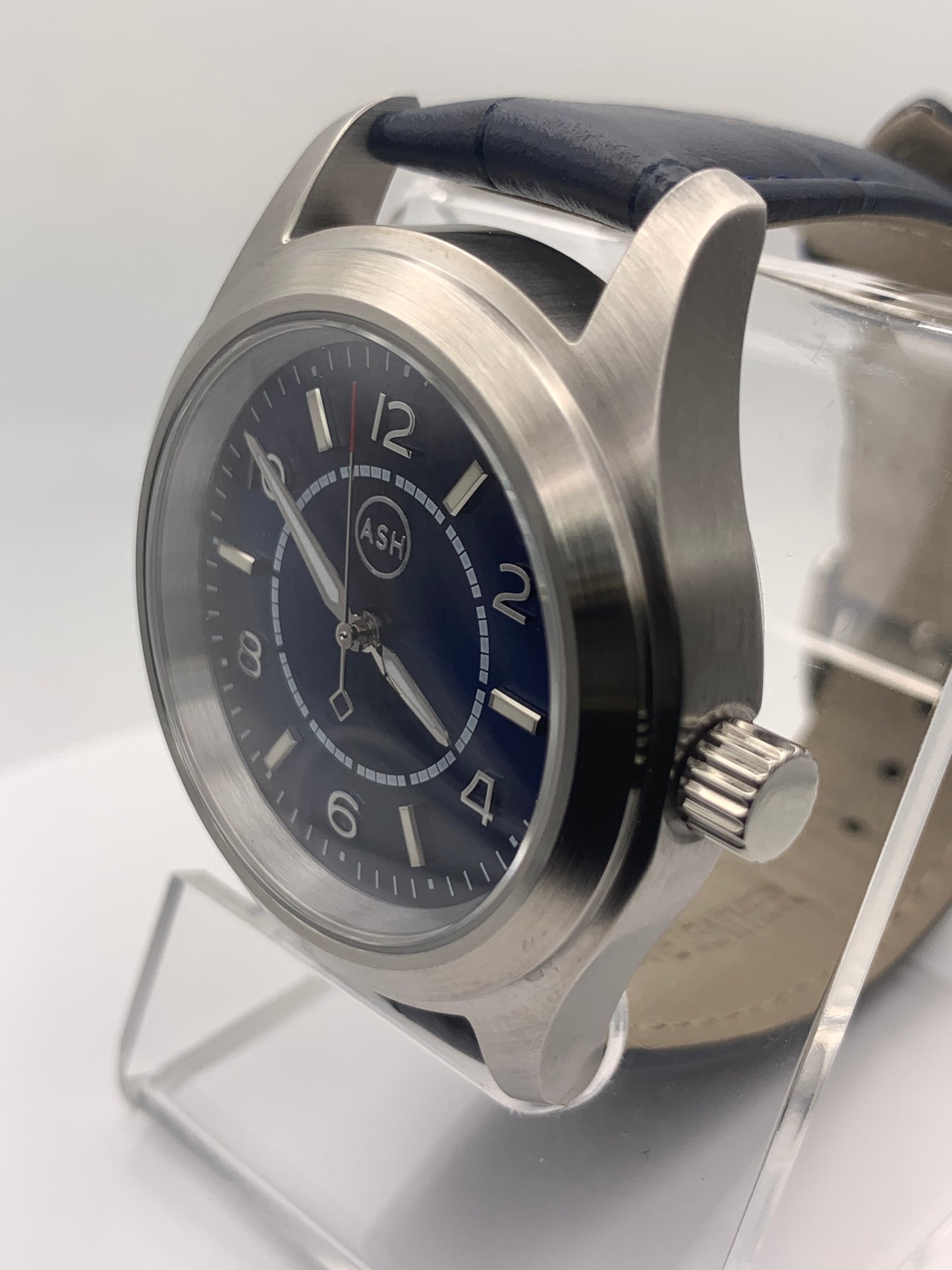 VC56 Field. 39mm Stainless steel case. Sapphire crystal. NH38 automatic movement.