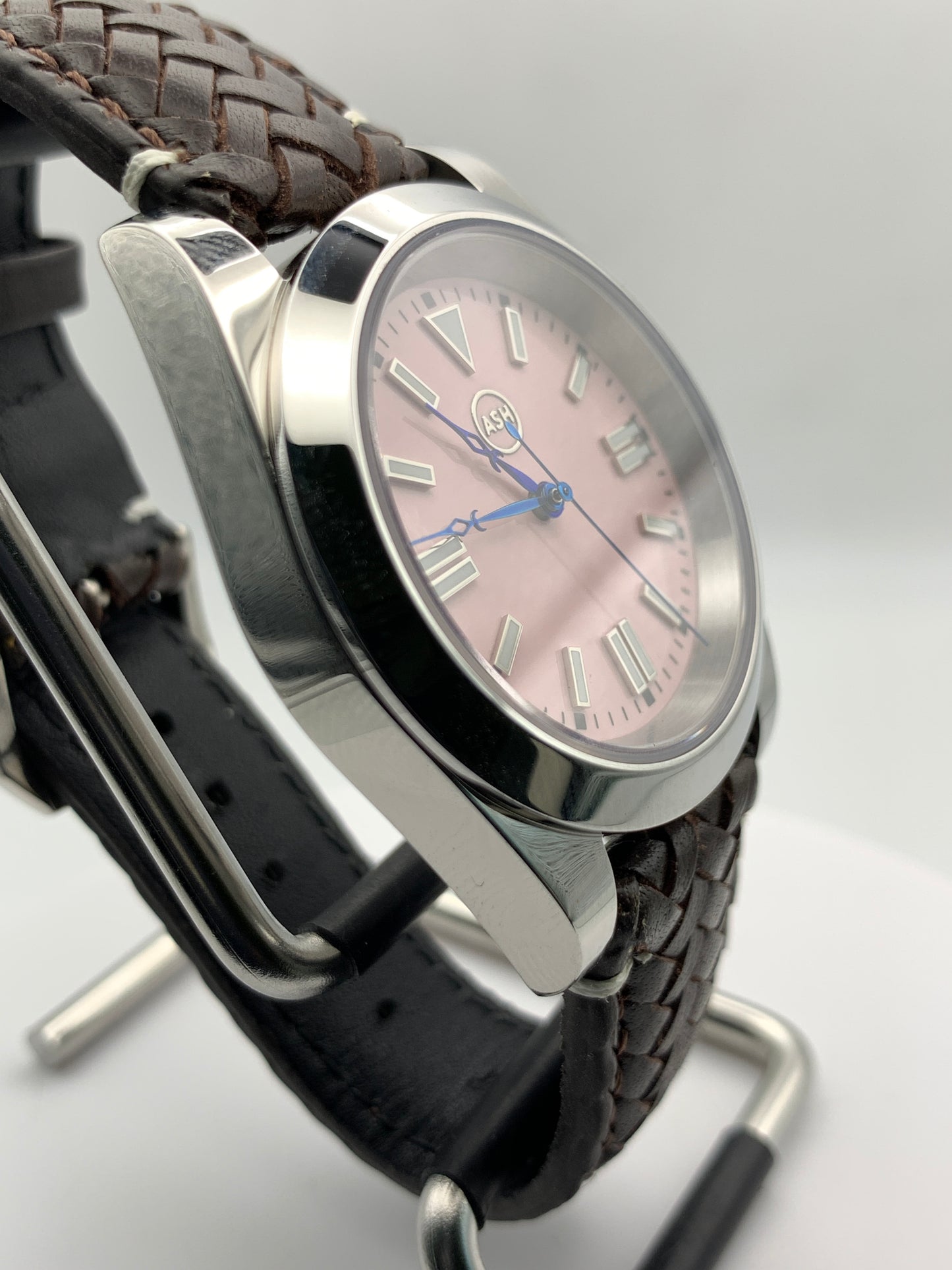 Rose Engine - 39mm stainless steel. Sapphire crystal. Seiko NH38.