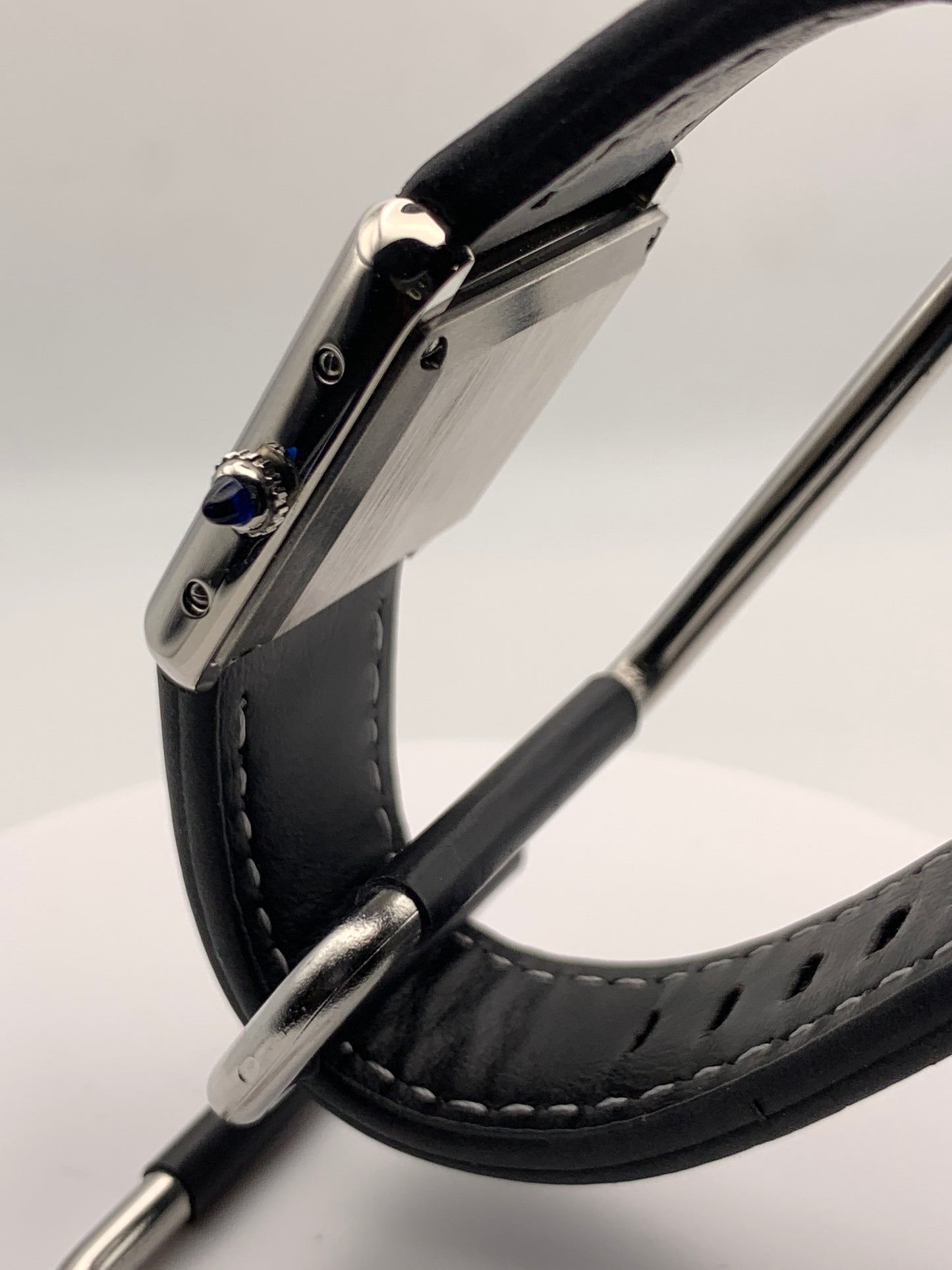 Well Rounded 1.1 - 8.7mm thick. 26mm stainless steel case. 34mm lug to lug. Seiko VJ24 quartz movement.