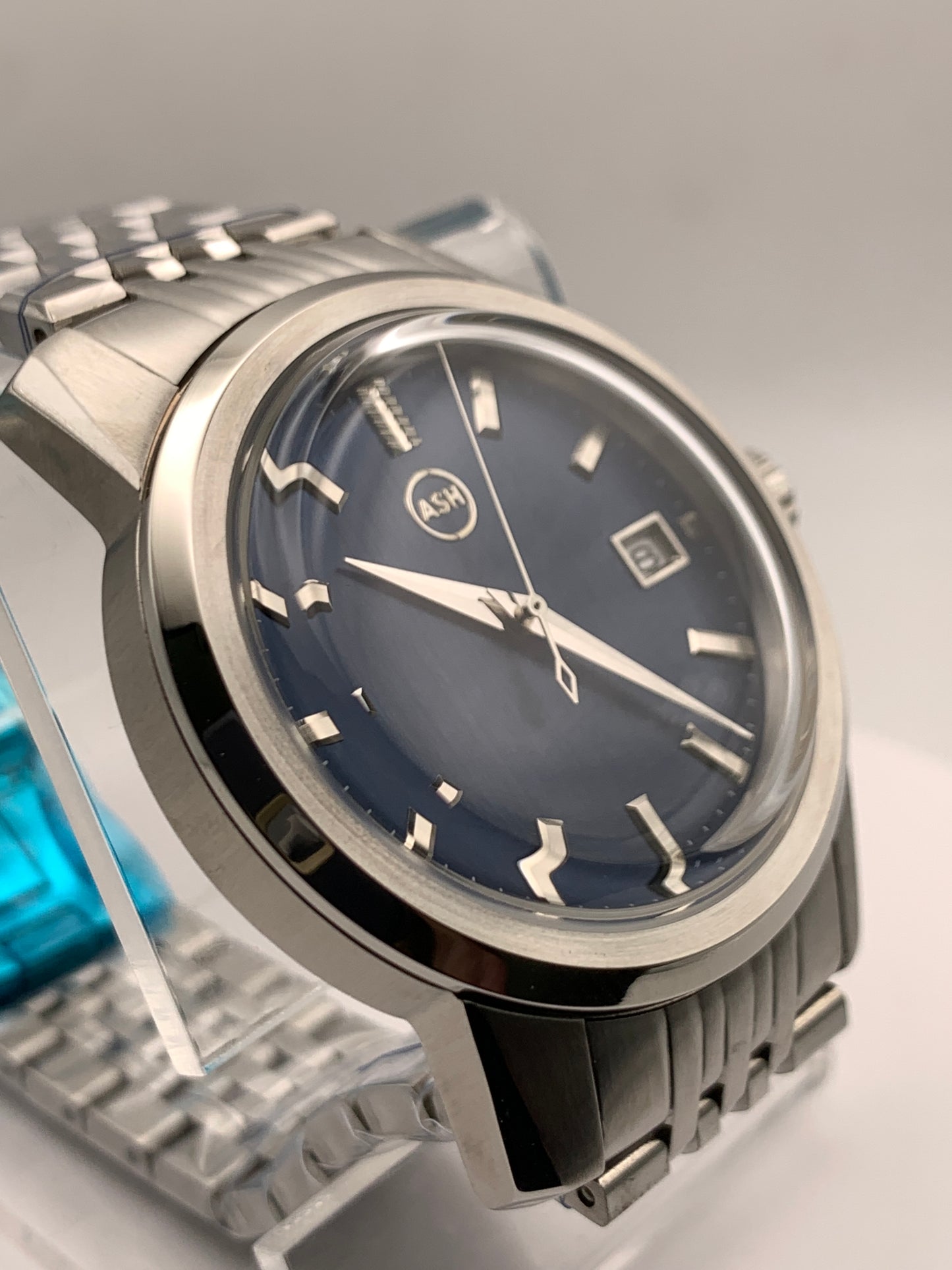 Nocturne. 40mm stainless steel case with matching bracelet. Box sapphire crystal. Seiko NH35
