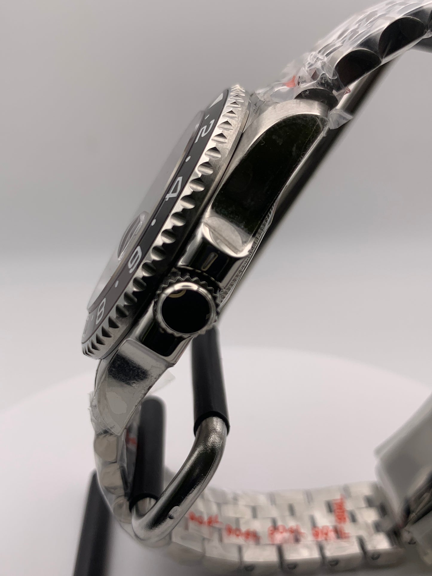 Bruce Wayne. 39mm Stainless steel GMT. Sapphire crystal. Seiko NH34.
