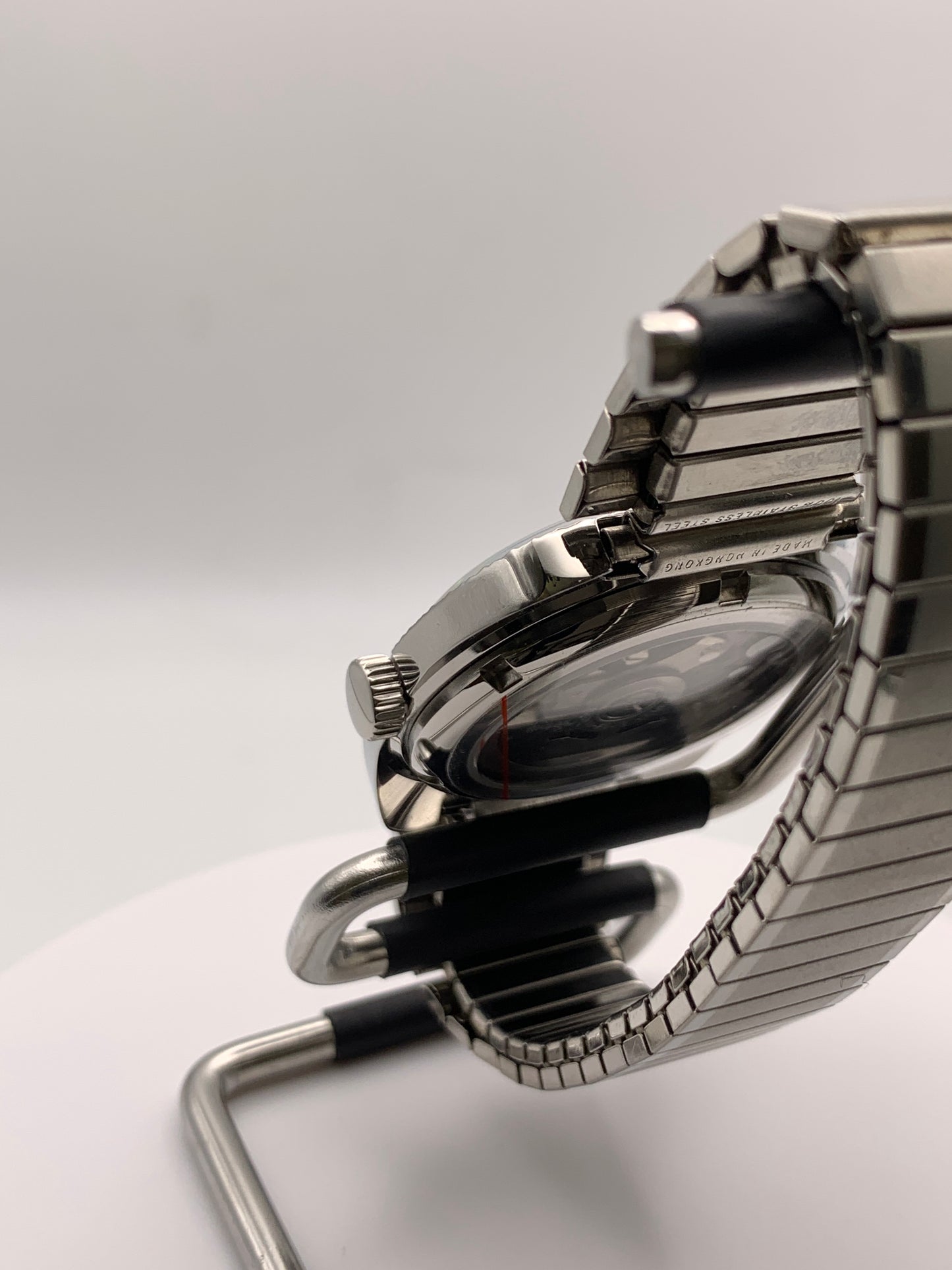 Aspects. 38mm faceted case. Vintage expanding bracelet. Acrylic dome crystal. NH38 automatic movement.