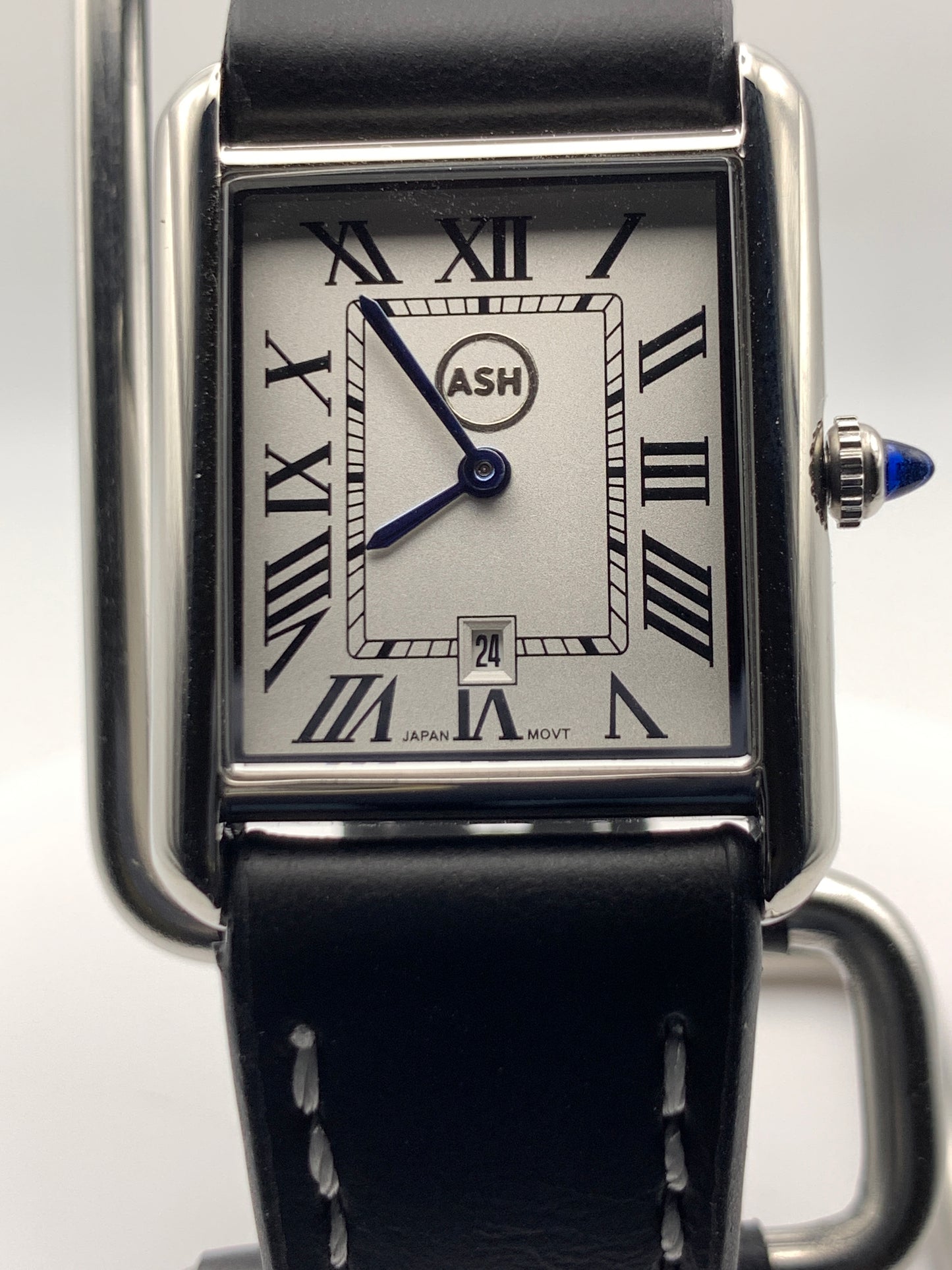 Well Rounded 1.1 - 8.7mm thick. 26mm stainless steel case. 34mm lug to lug. Seiko VJ24 quartz movement.