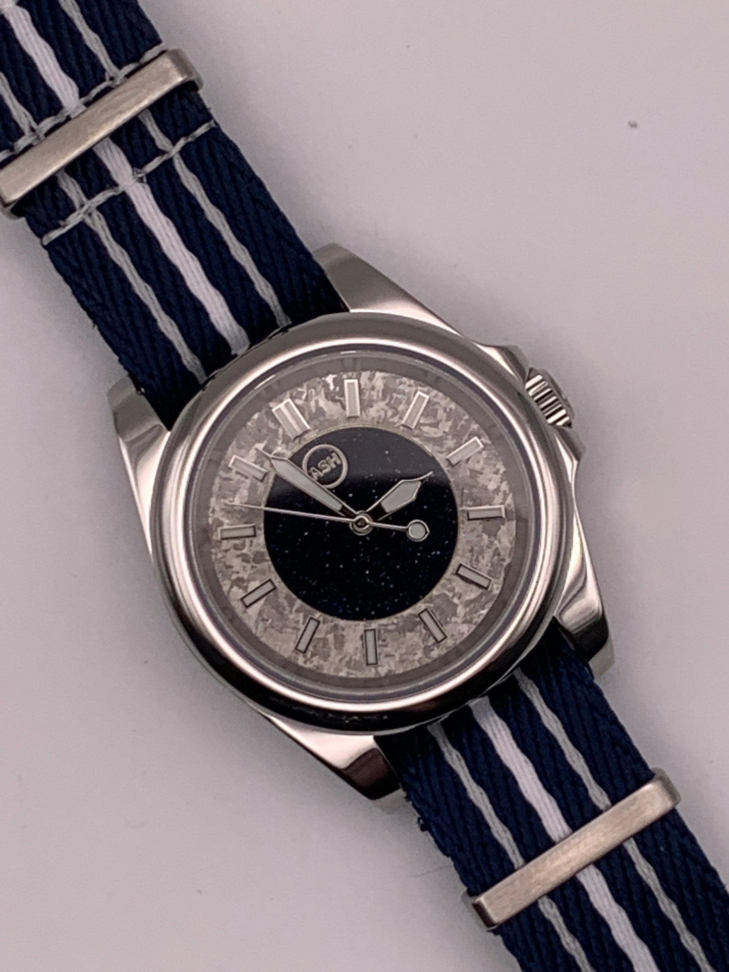 Monolith. 39mm Stainless steel. Sapphire crystal. Seiko NH38.