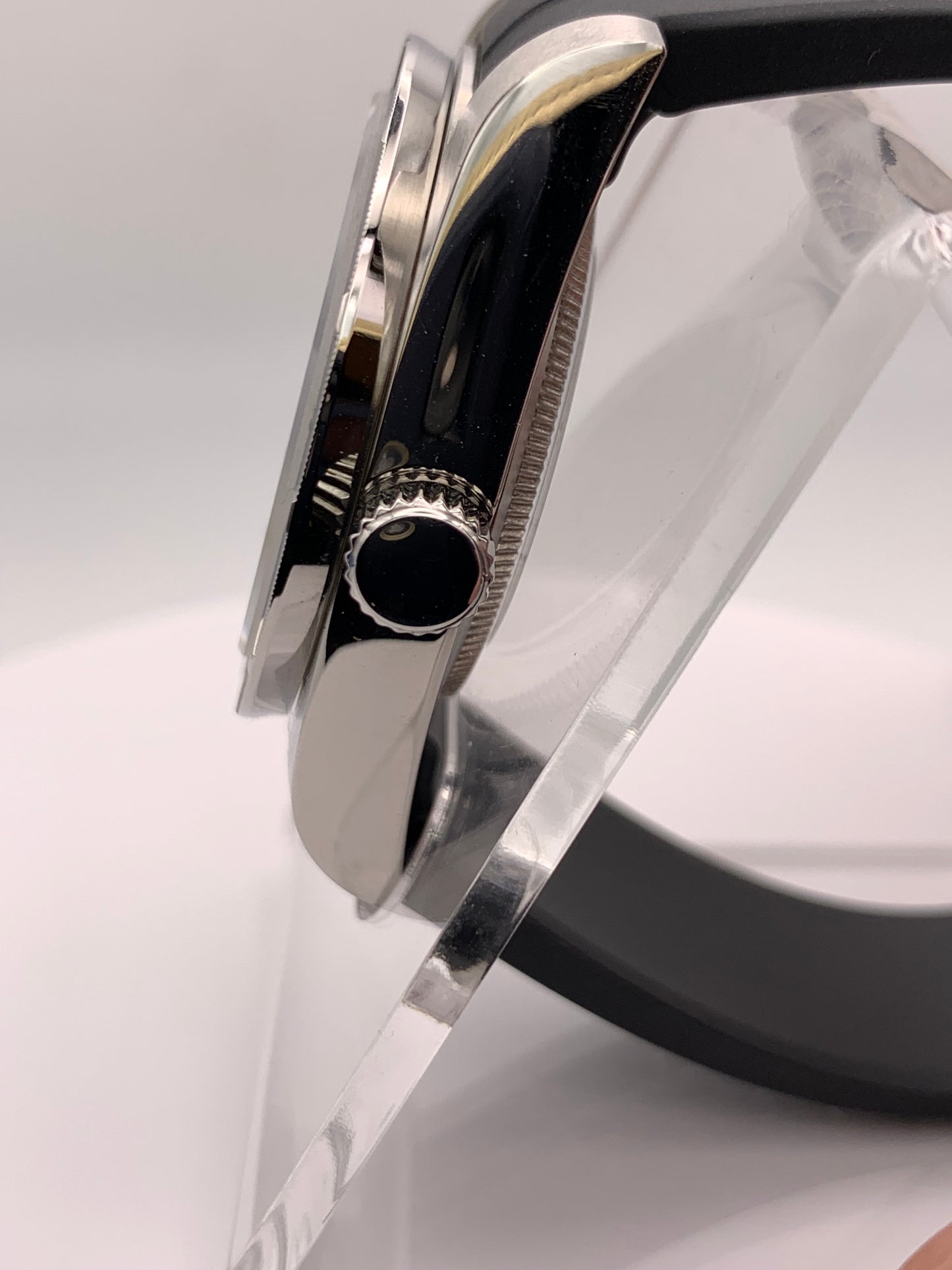 Purple natural stone dial. 39mm engine turned case.