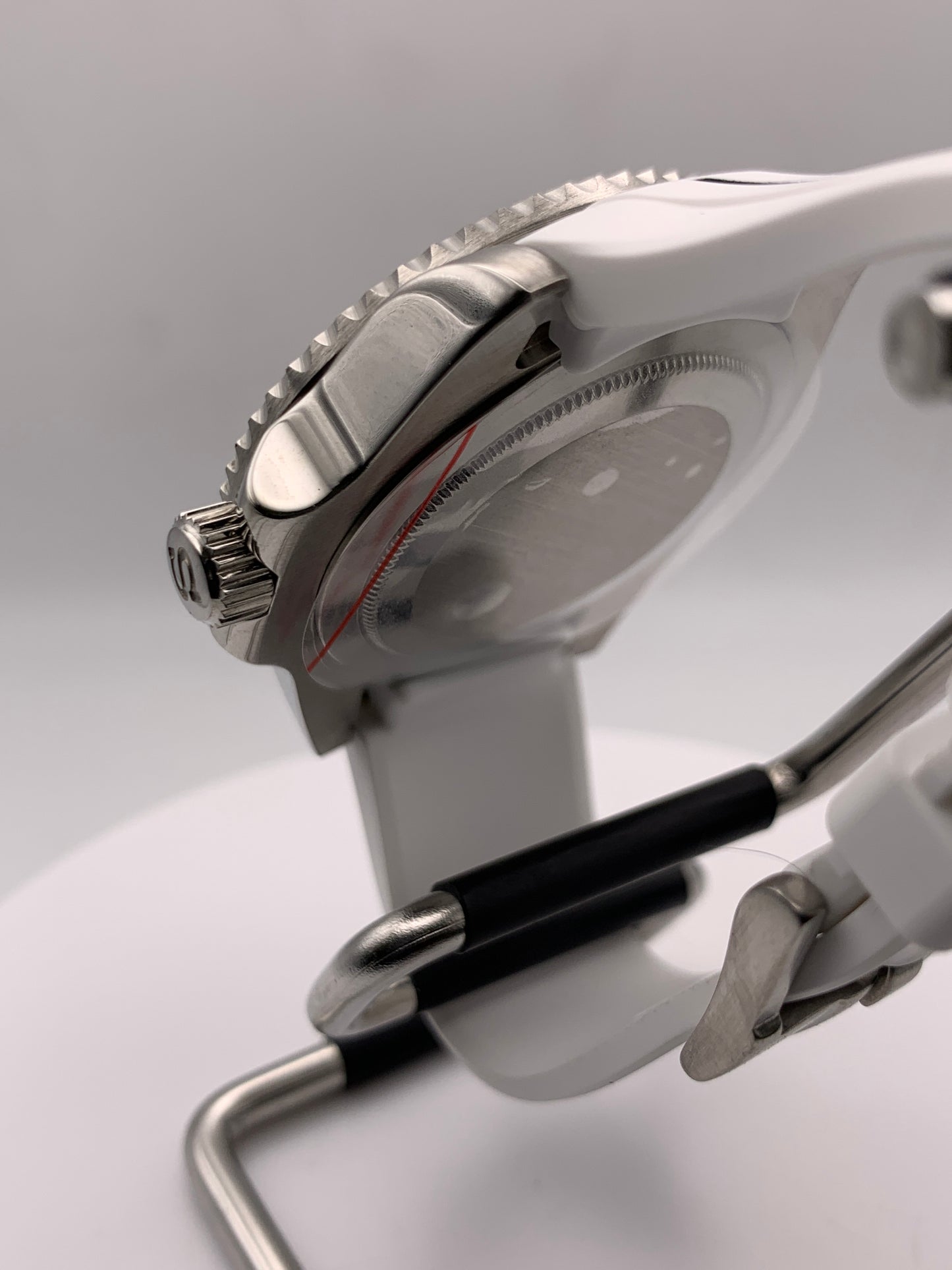 Bumbles Bounce. 41mm stainless steel case. Sapphire crystal. Seiko NH38.