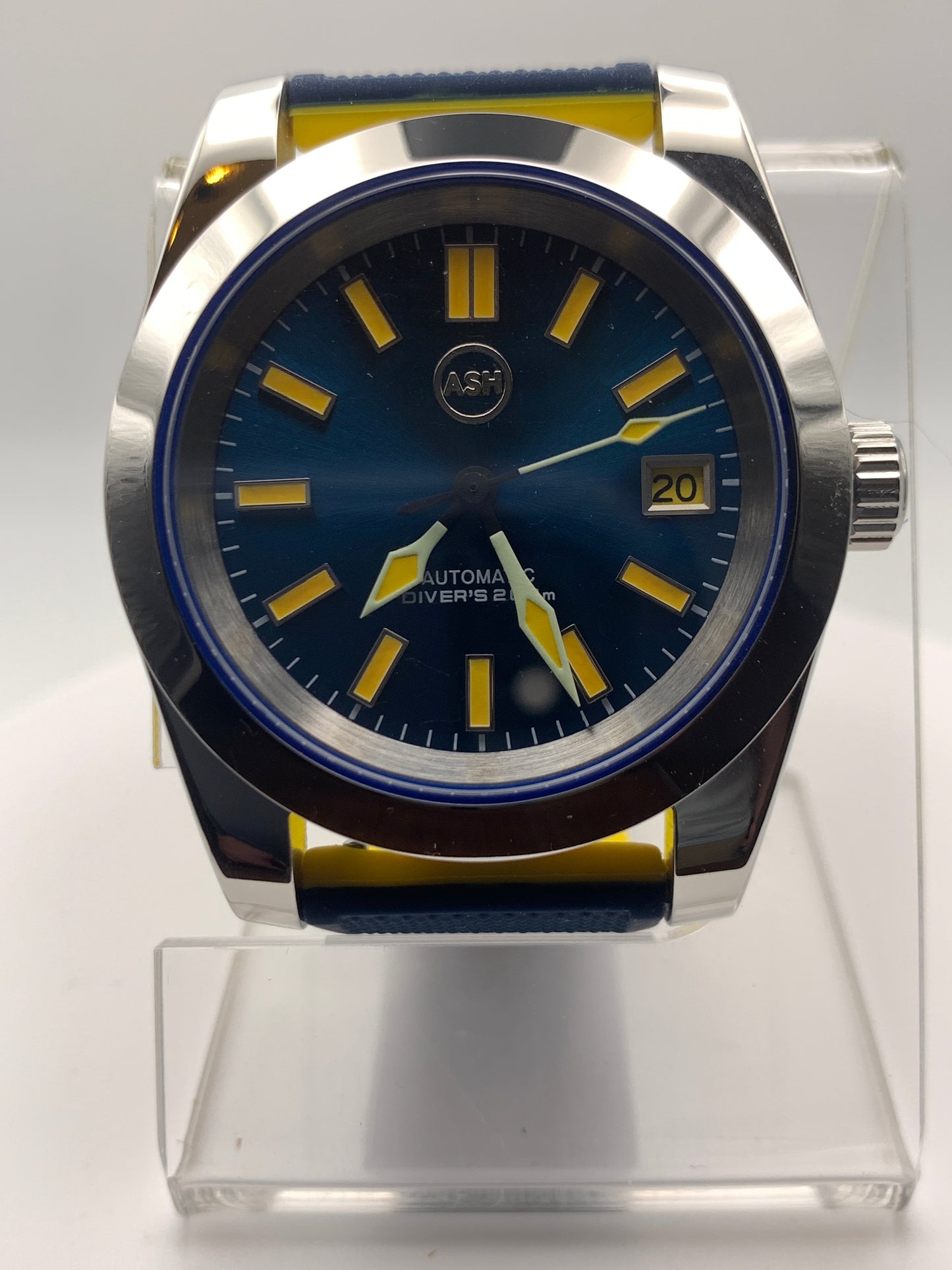 Time for the Brewers. Custom 39mm stainless steel. Sapphire crystal. Seiko NH35.