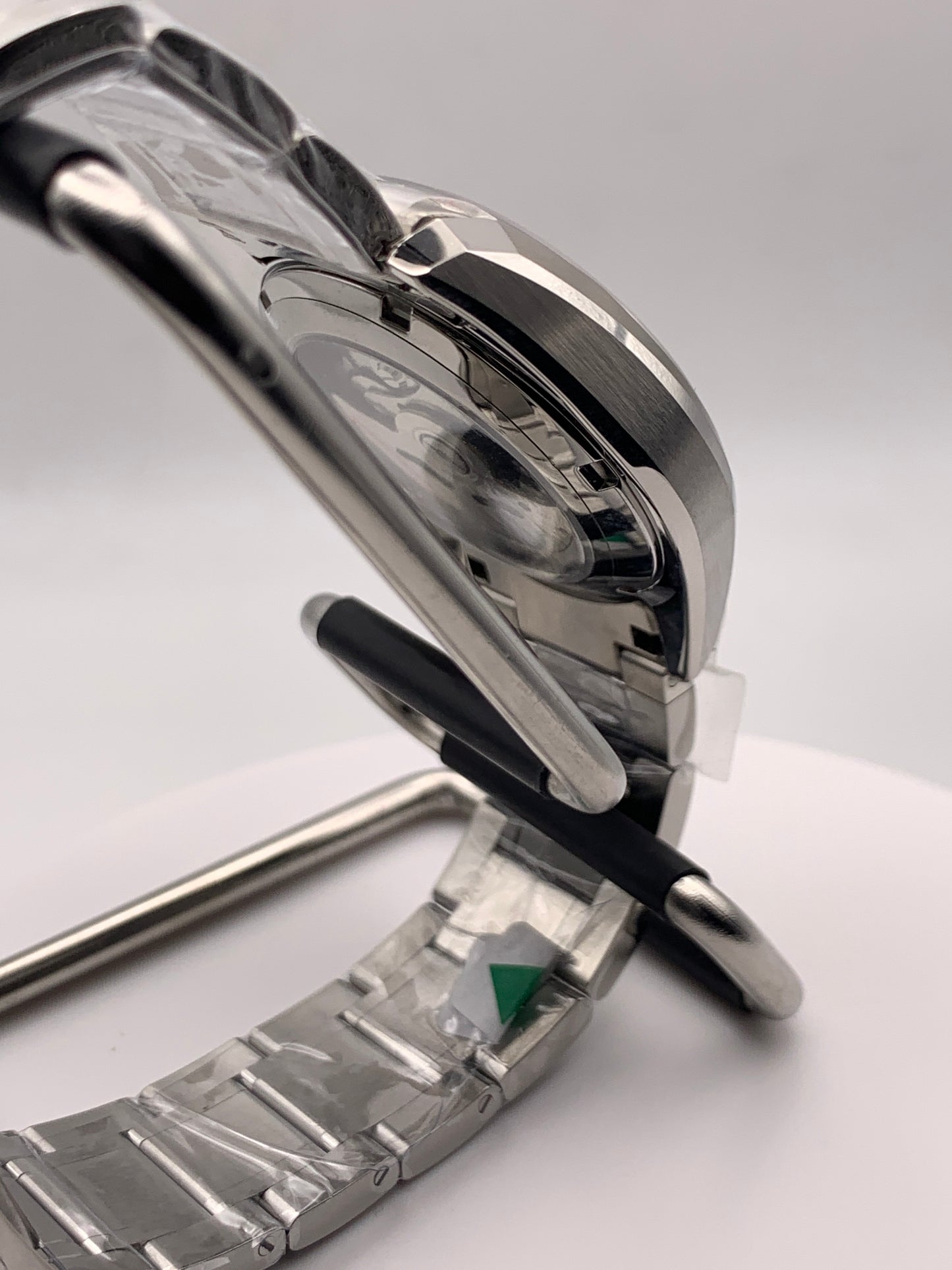 Brandy. 38mm Stainless steel. Double dome sapphire with AR. Seiko NH38.