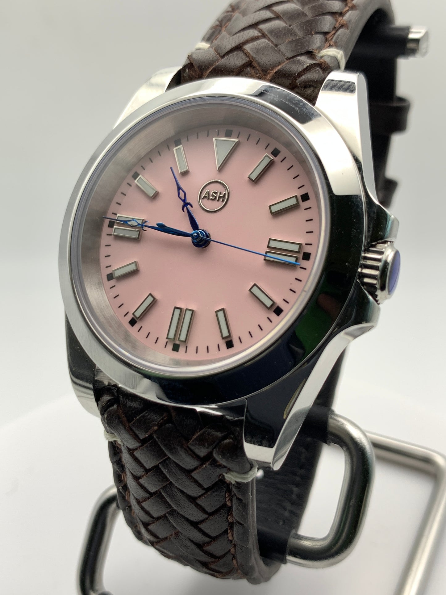 Rose Engine - 39mm stainless steel. Sapphire crystal. Seiko NH38.
