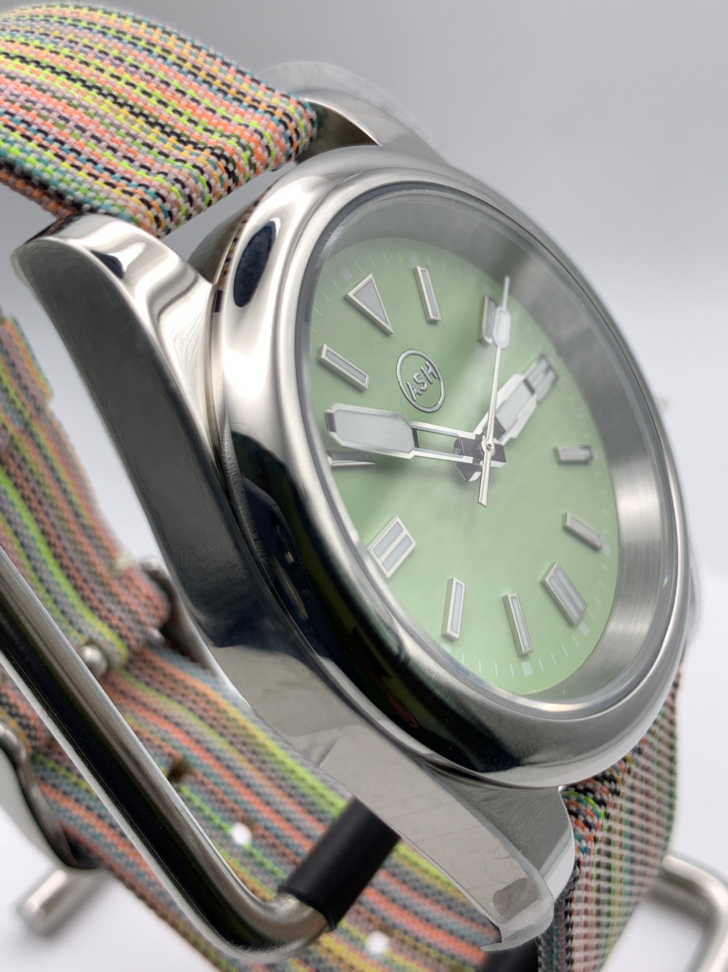 Minty 2. 39mm Stainless steel. Sapphire crystal. Seiko NH38. Matching bracelet and two straps included.