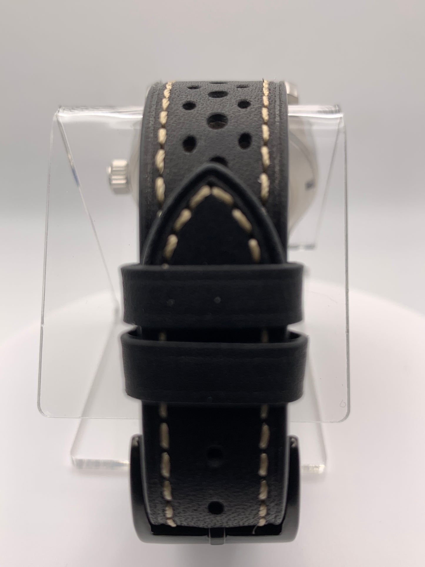 Tin Man. Unique vintage dial. 36mm stainless steel case. Sapphire crystal. VH31 quartz movement with sweeping seconds hand.