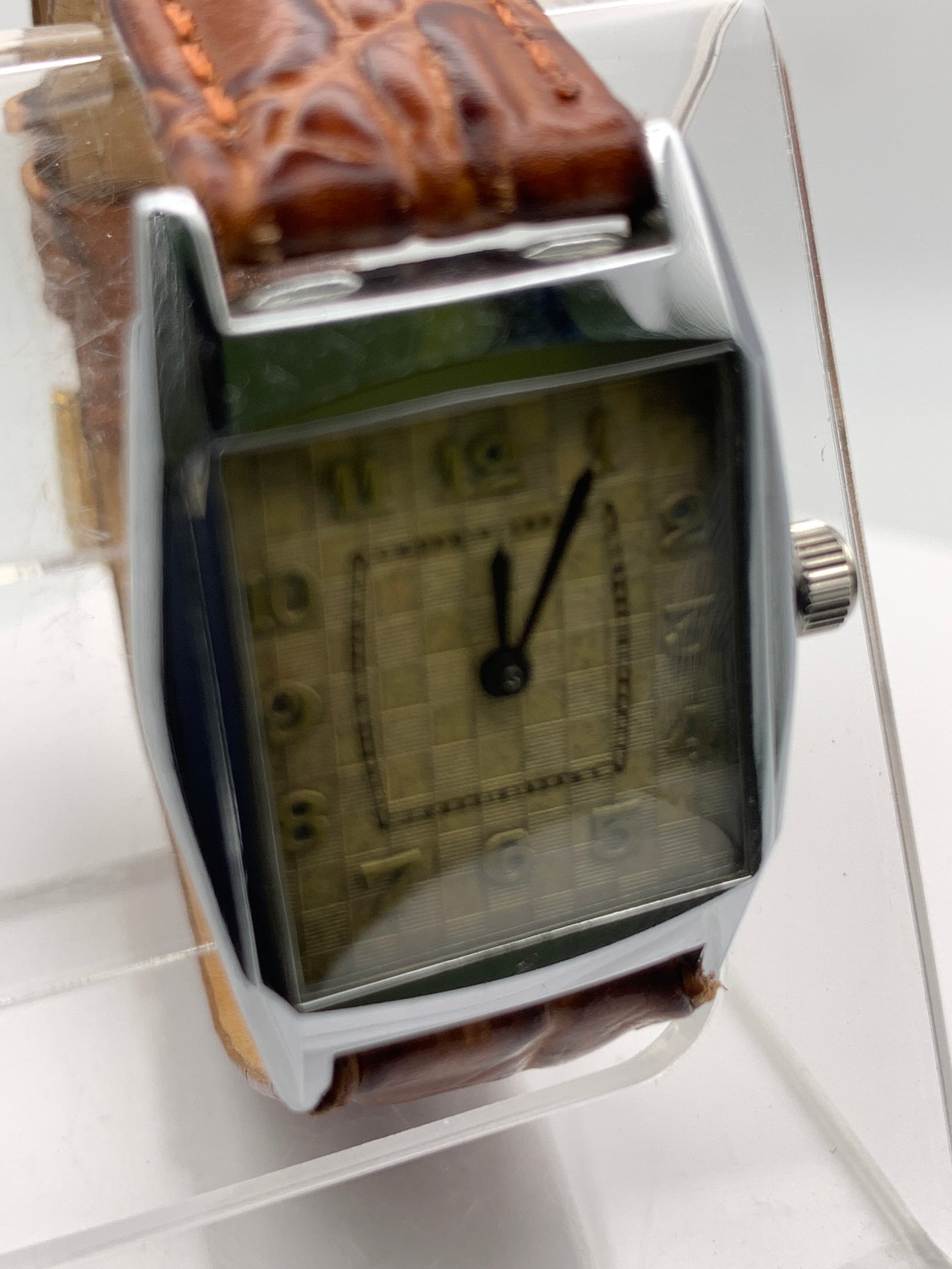 Feather 1.1 Vintage brass case and dial. Acrylic crystal. Miyota 2036 quartz movement.