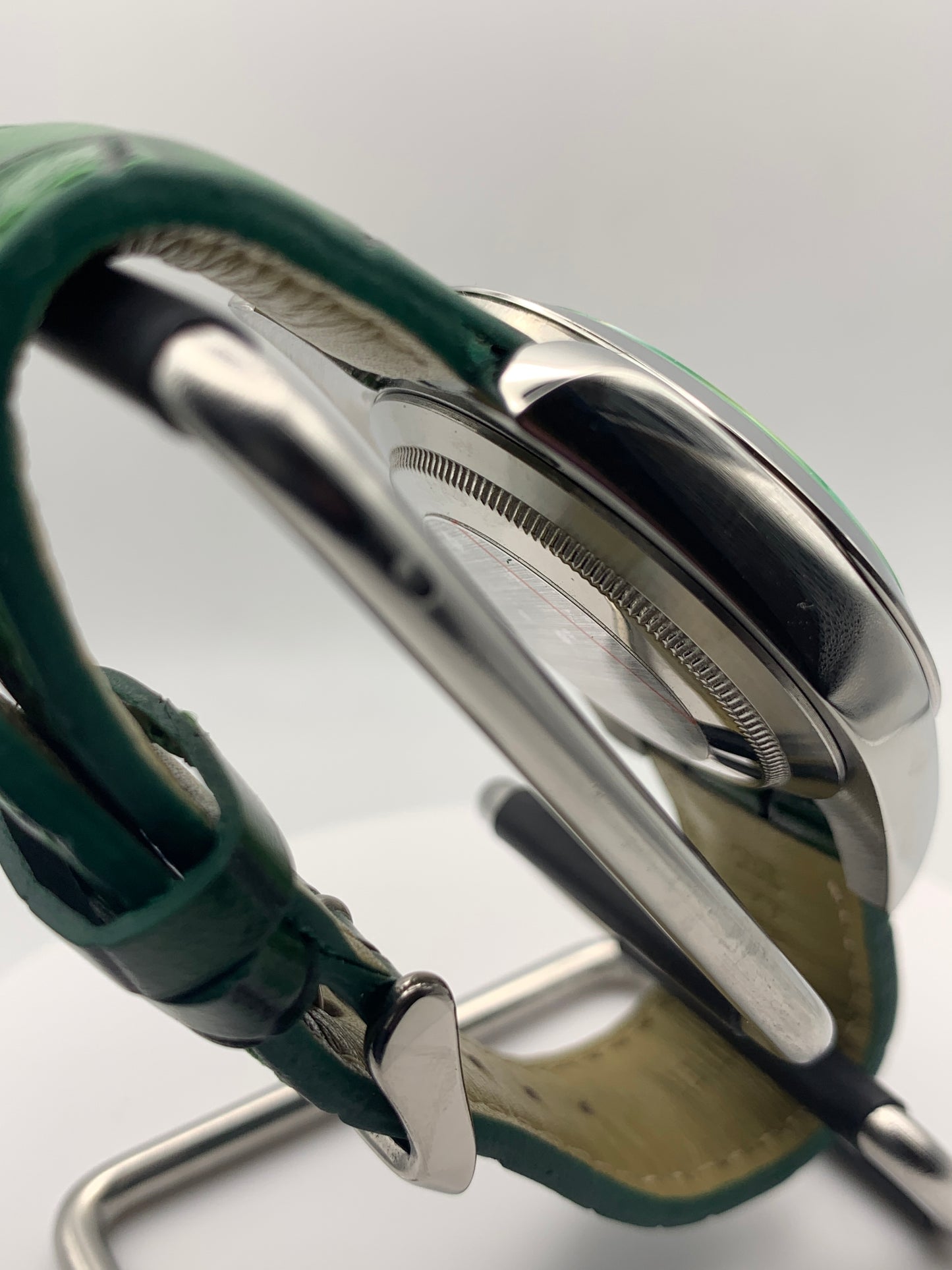 Envy. 39mm Stainless steel. Sapphire crystal. Seiko NH35.