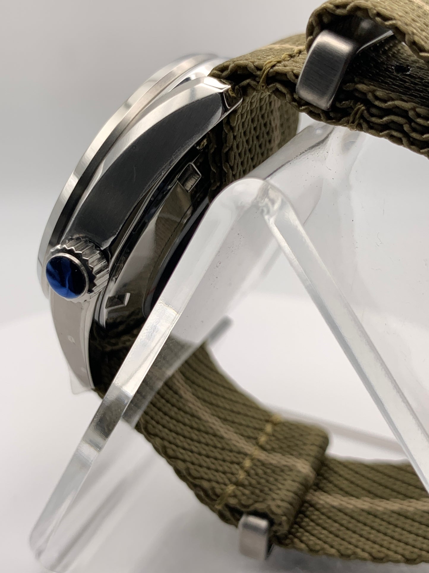 Ithilien. 38mm Stainless steel case. Sapphire crystal. Seiko NH35.
