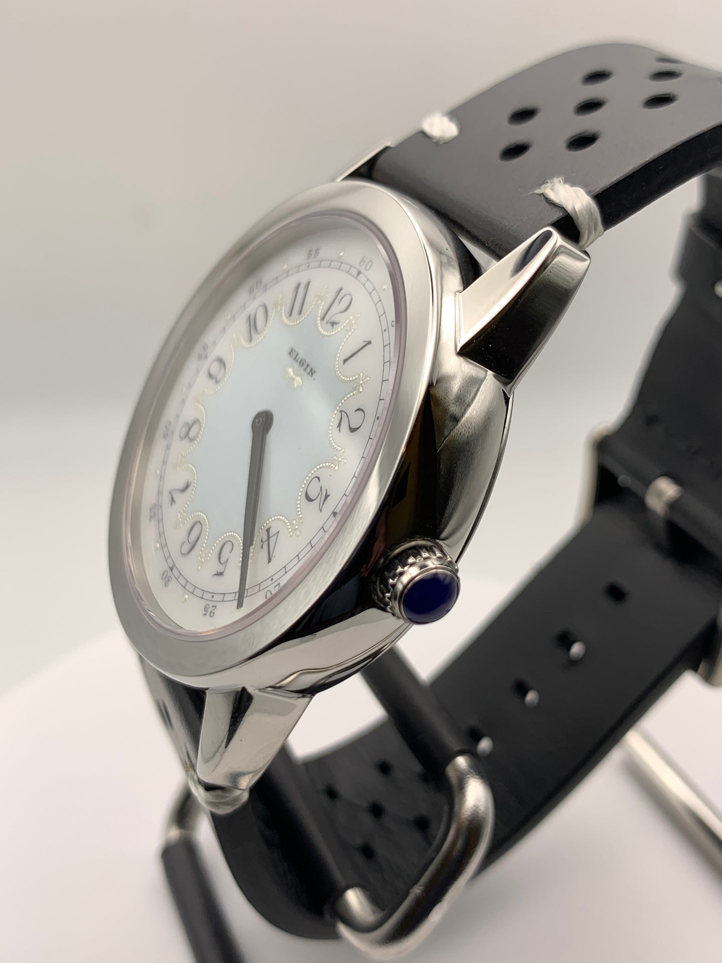 Grace 2. 42mm Stainless steel. Vintage Elgin enamel dial. Sapphire crystal. Miyota 2036 quartz.