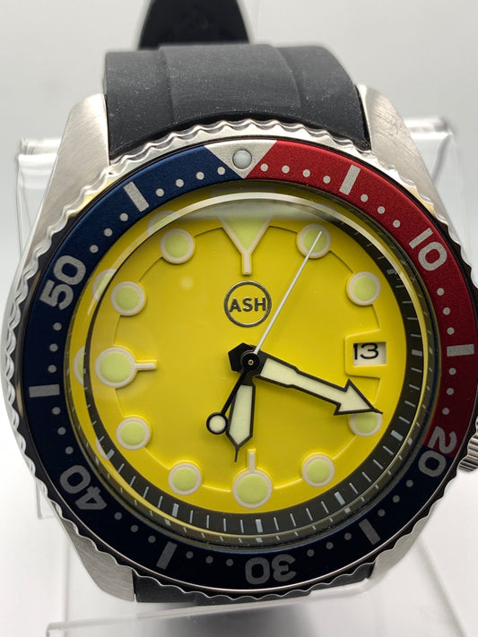 Happy. 42mm Stainless steel cushion case. Sapphire crystal. NH35 automatic.