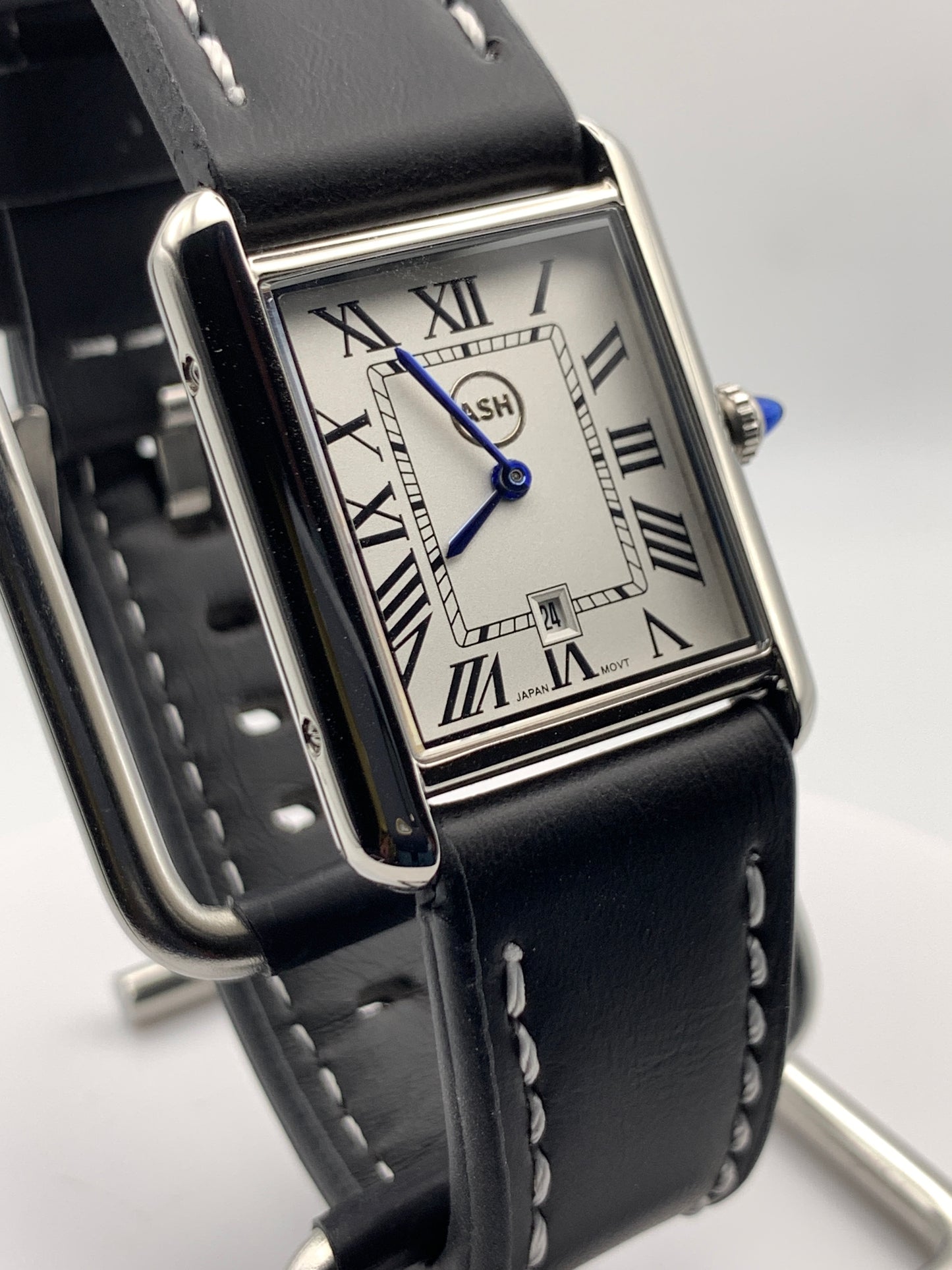 Well Rounded 1.1 - 8.7mm thick. 26mm stainless steel case. 34mm lug to lug. Seiko VJ24 quartz movement.