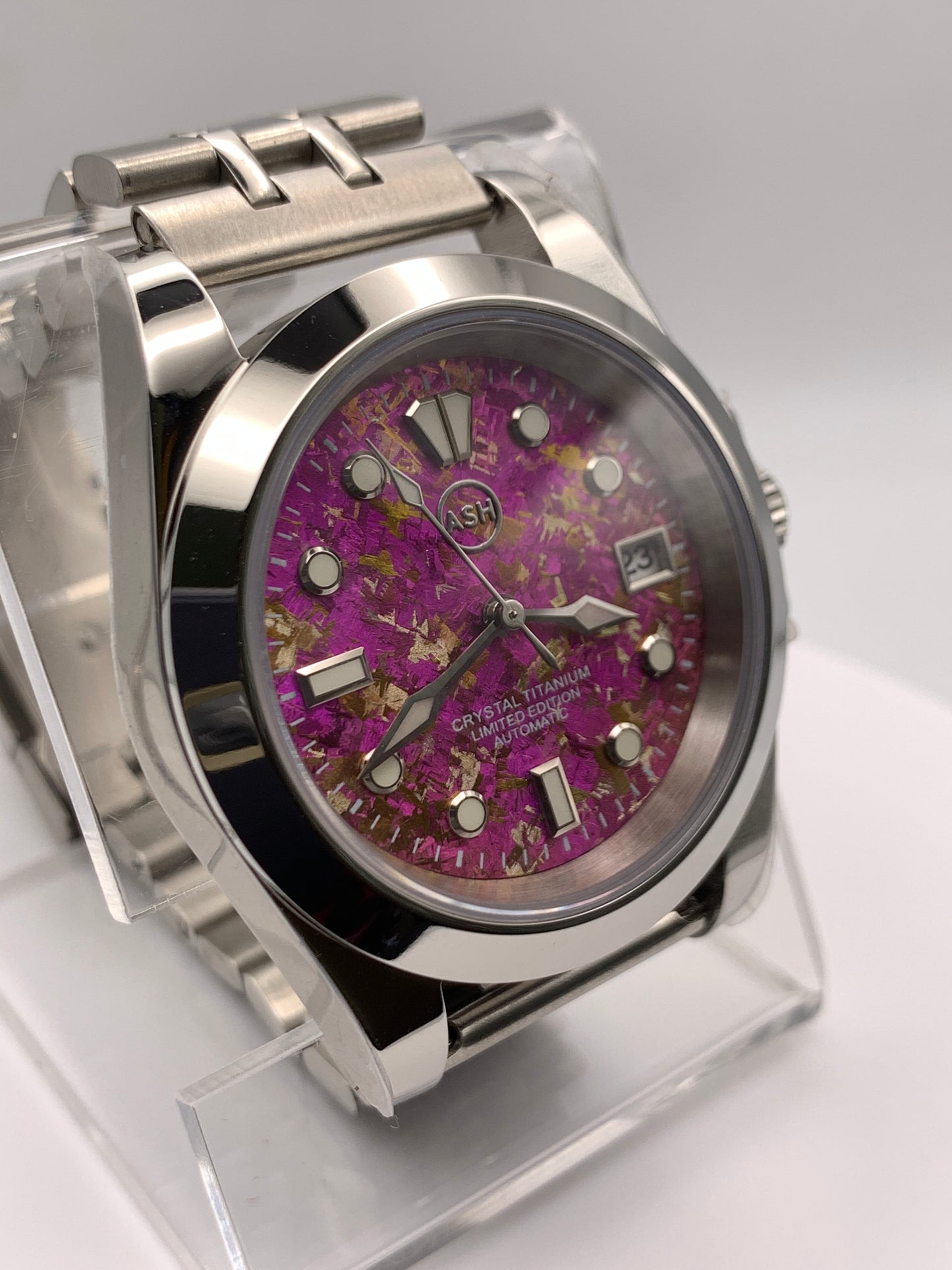 Party Favor. 39mm Stainless Steel Case. Sapphire crystal. Seiko NH35 automatic.