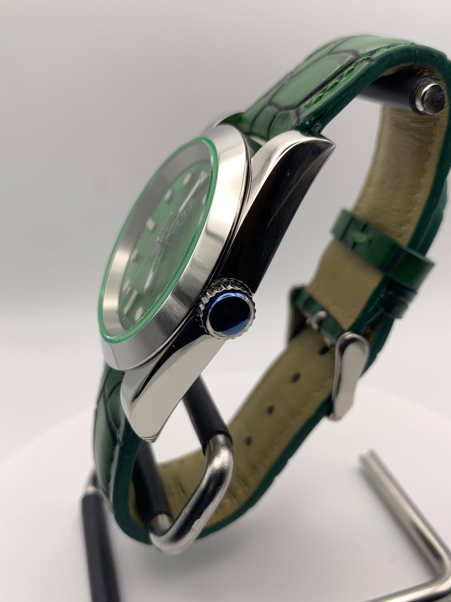 Envy. 39mm Stainless steel. Sapphire crystal. Seiko NH35.