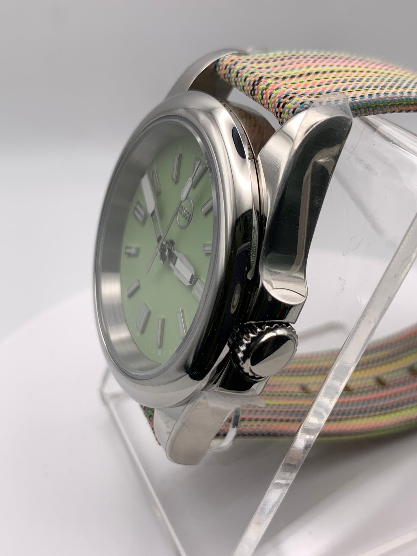 Minty 2. 39mm Stainless steel. Sapphire crystal. Seiko NH38. Matching bracelet and two straps included.