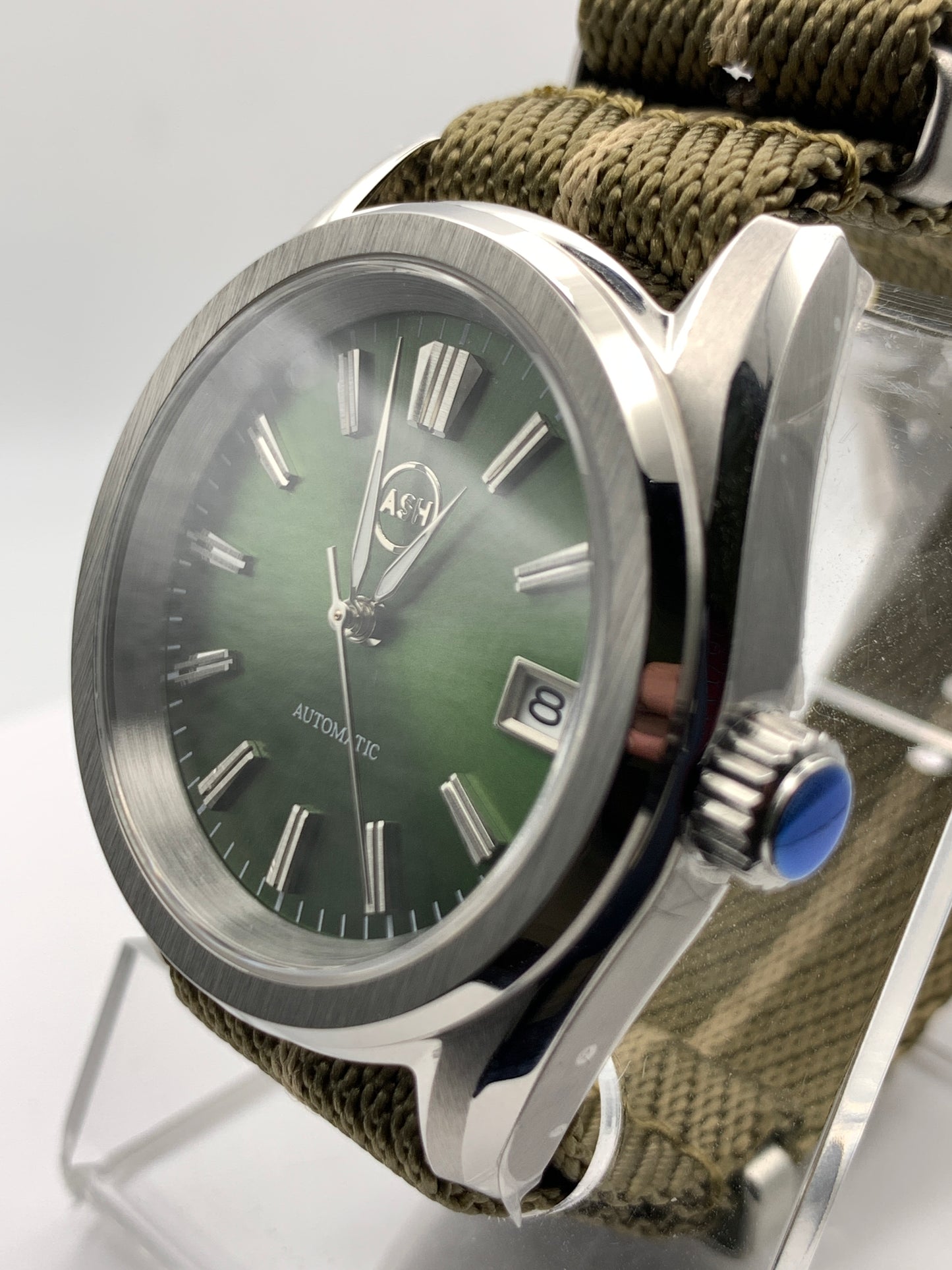 Ithilien. 38mm Stainless steel case. Sapphire crystal. Seiko NH35.