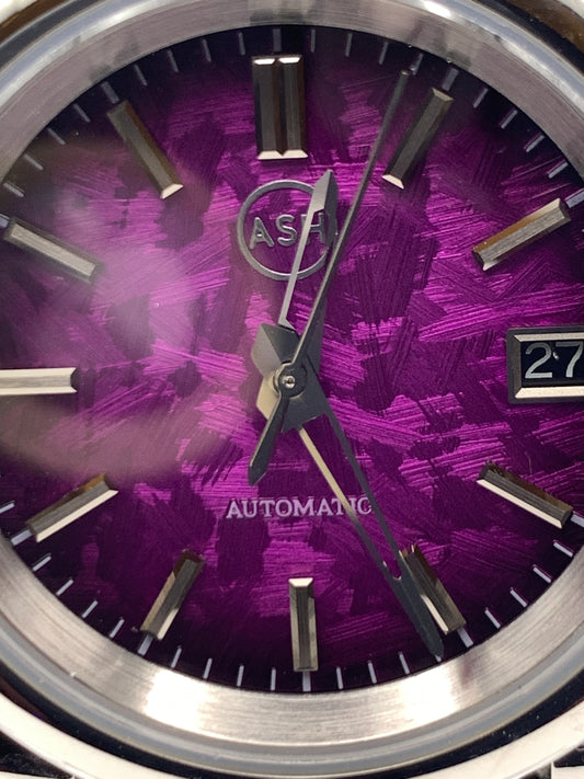 Blossom. 39mm Stainless steel. Textured dial.  Sapphire crystal. NH35 automatic movement.